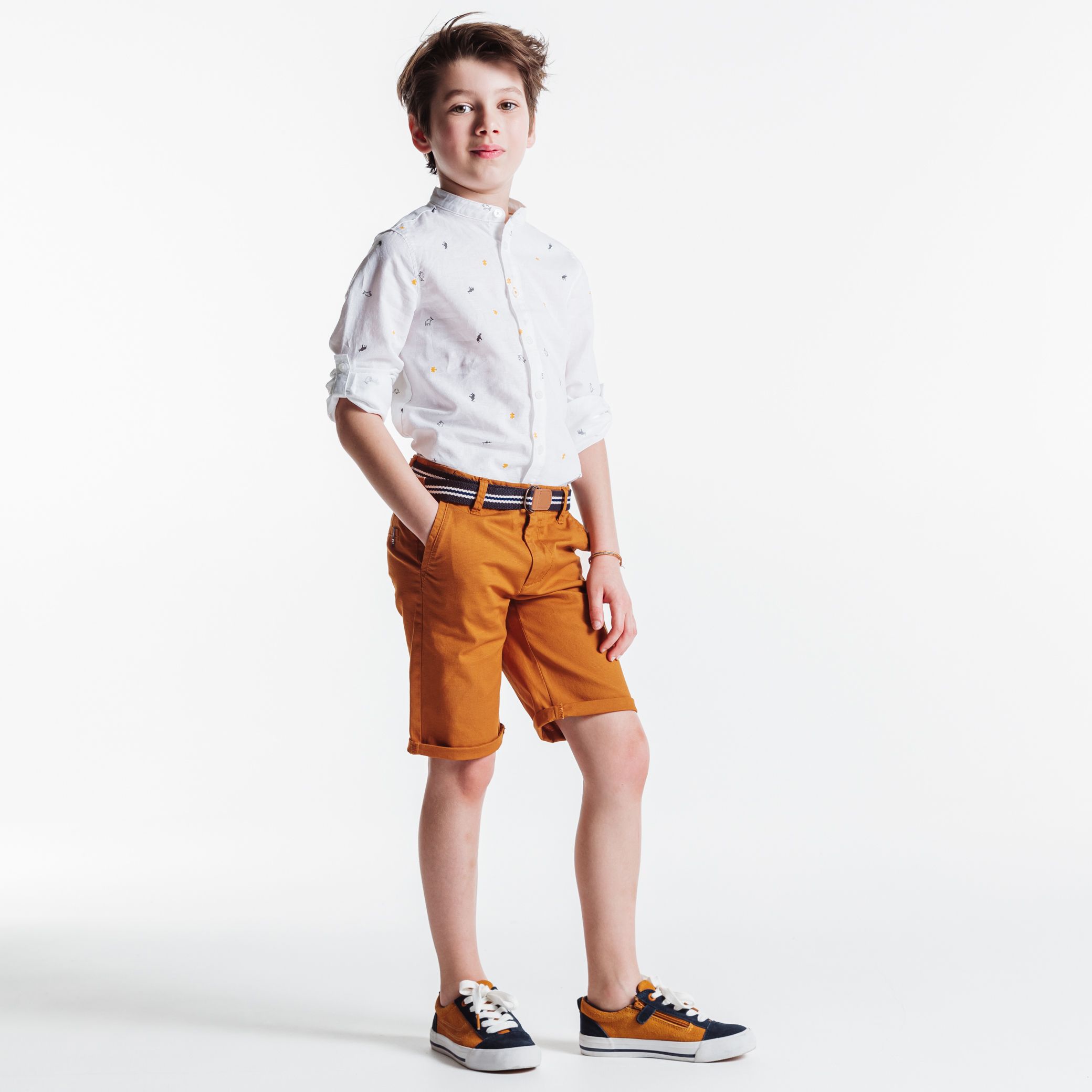 Quần short bermuda kèm thắt lưng