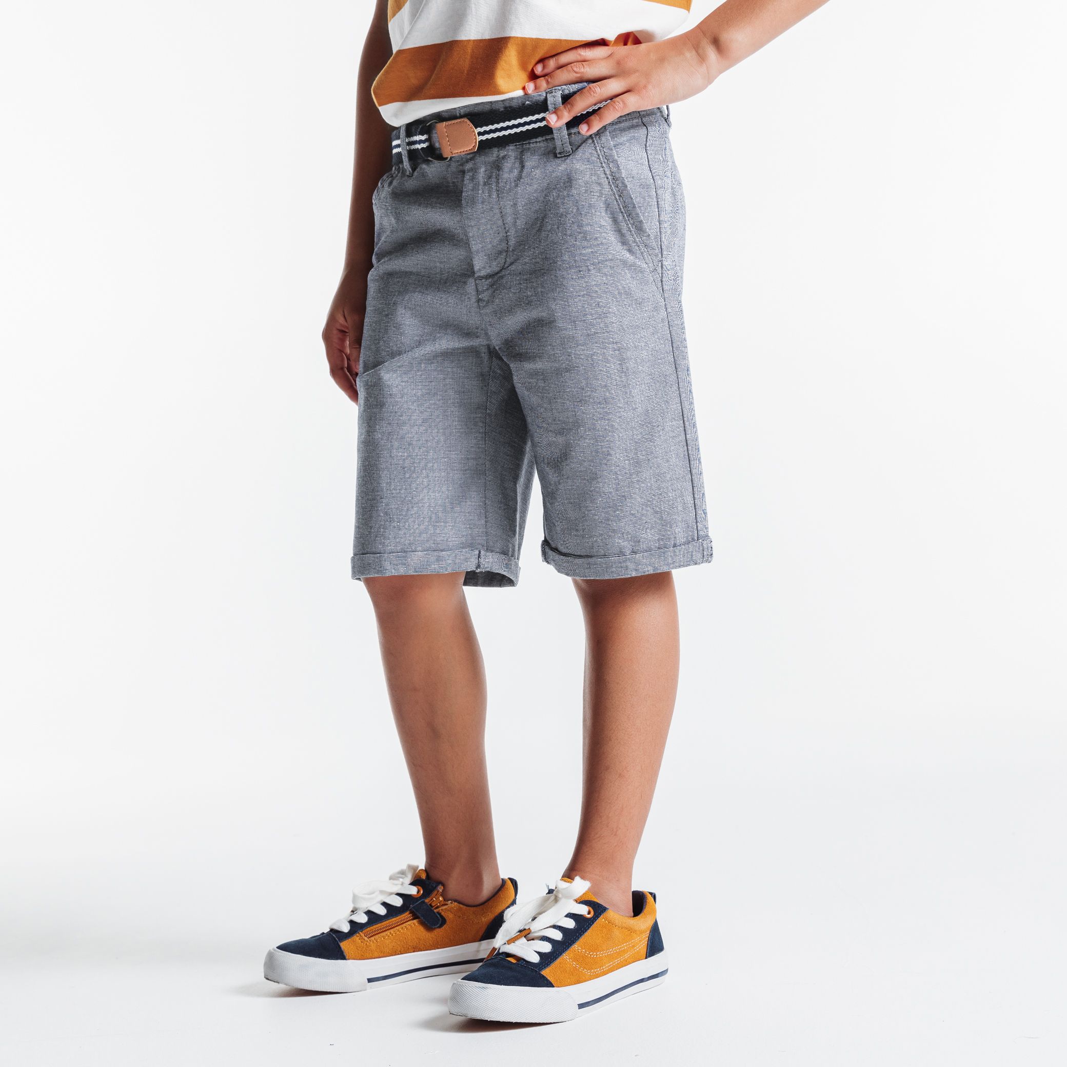 Quần short bermuda kèm thắt lưng