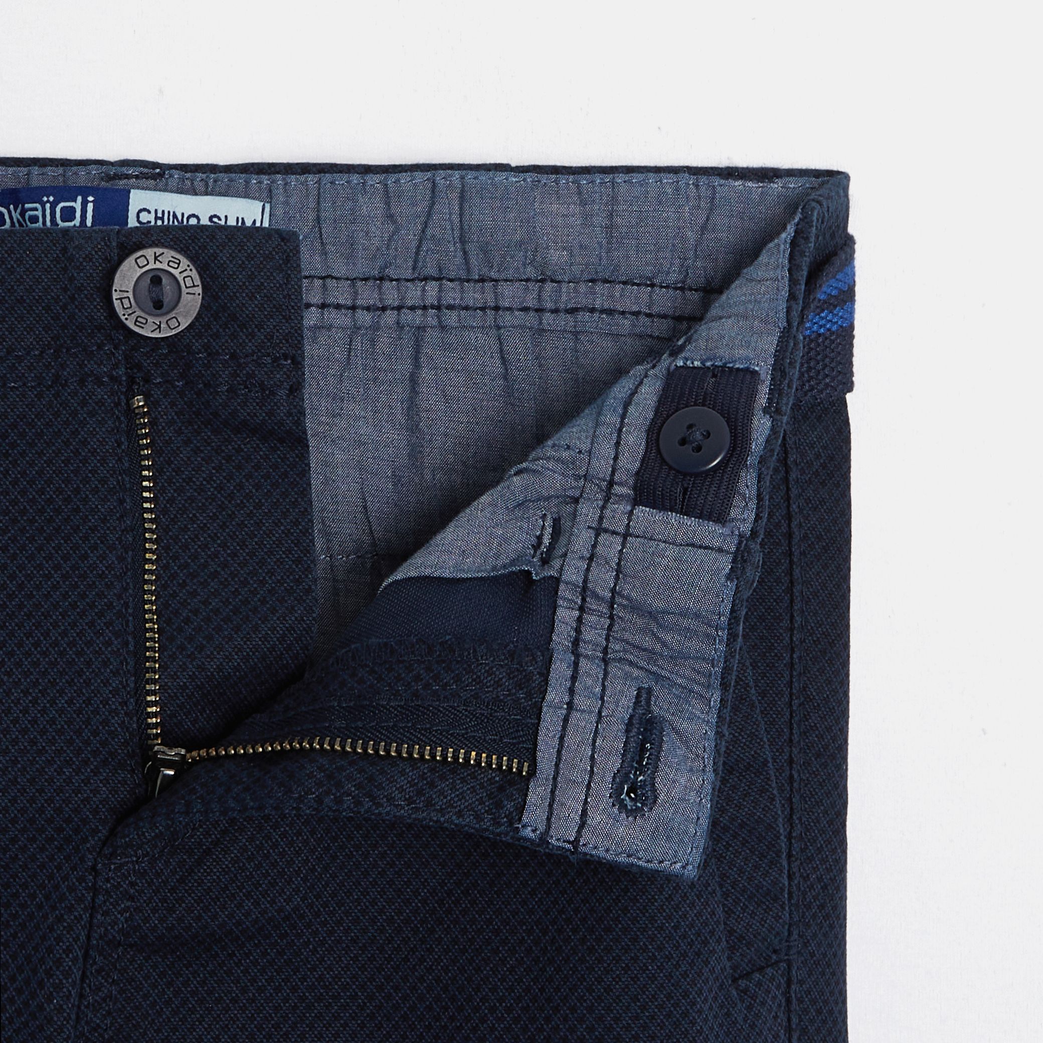 Quần chinos slim-fit