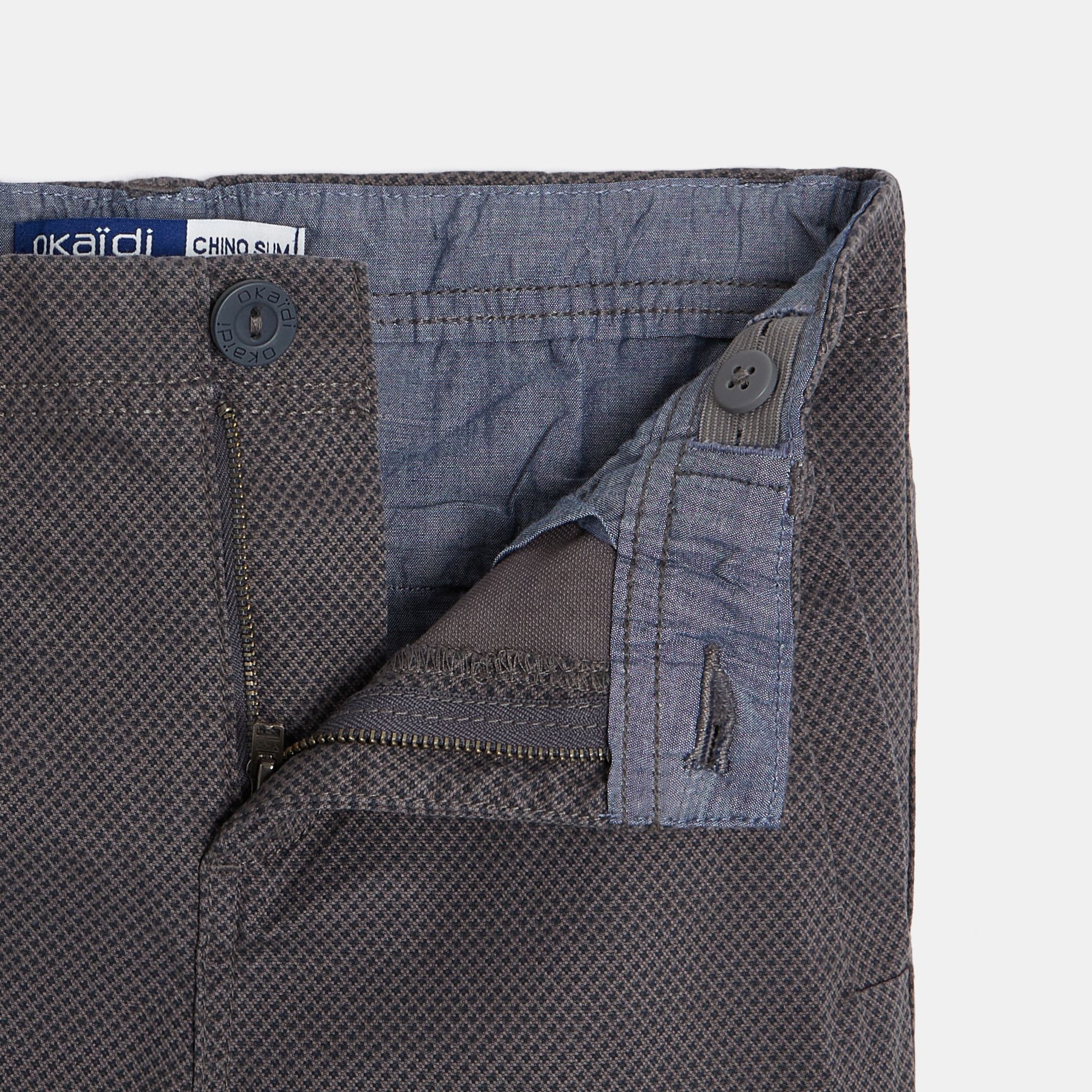 Quần chinos slim-fit