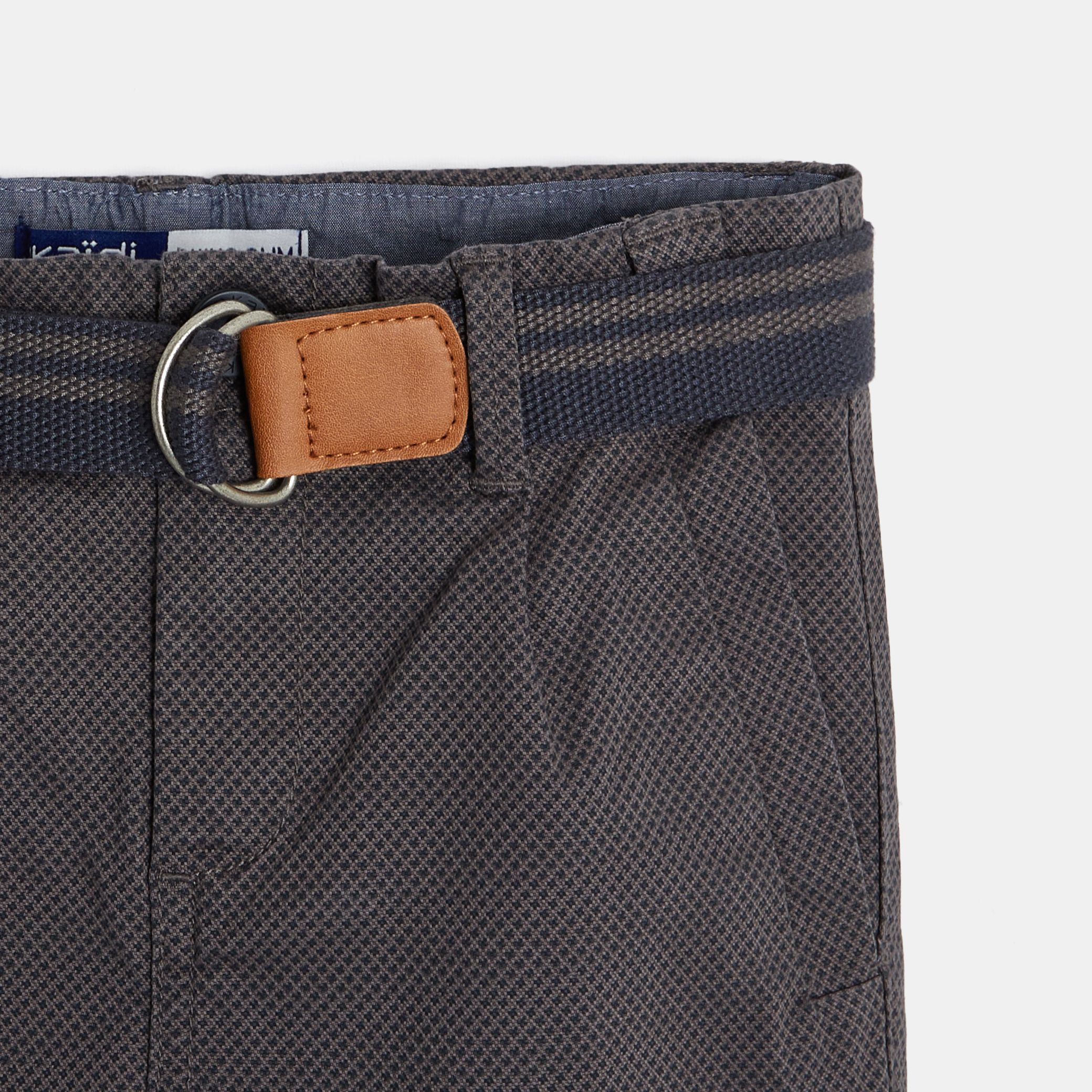 Quần chinos slim-fit