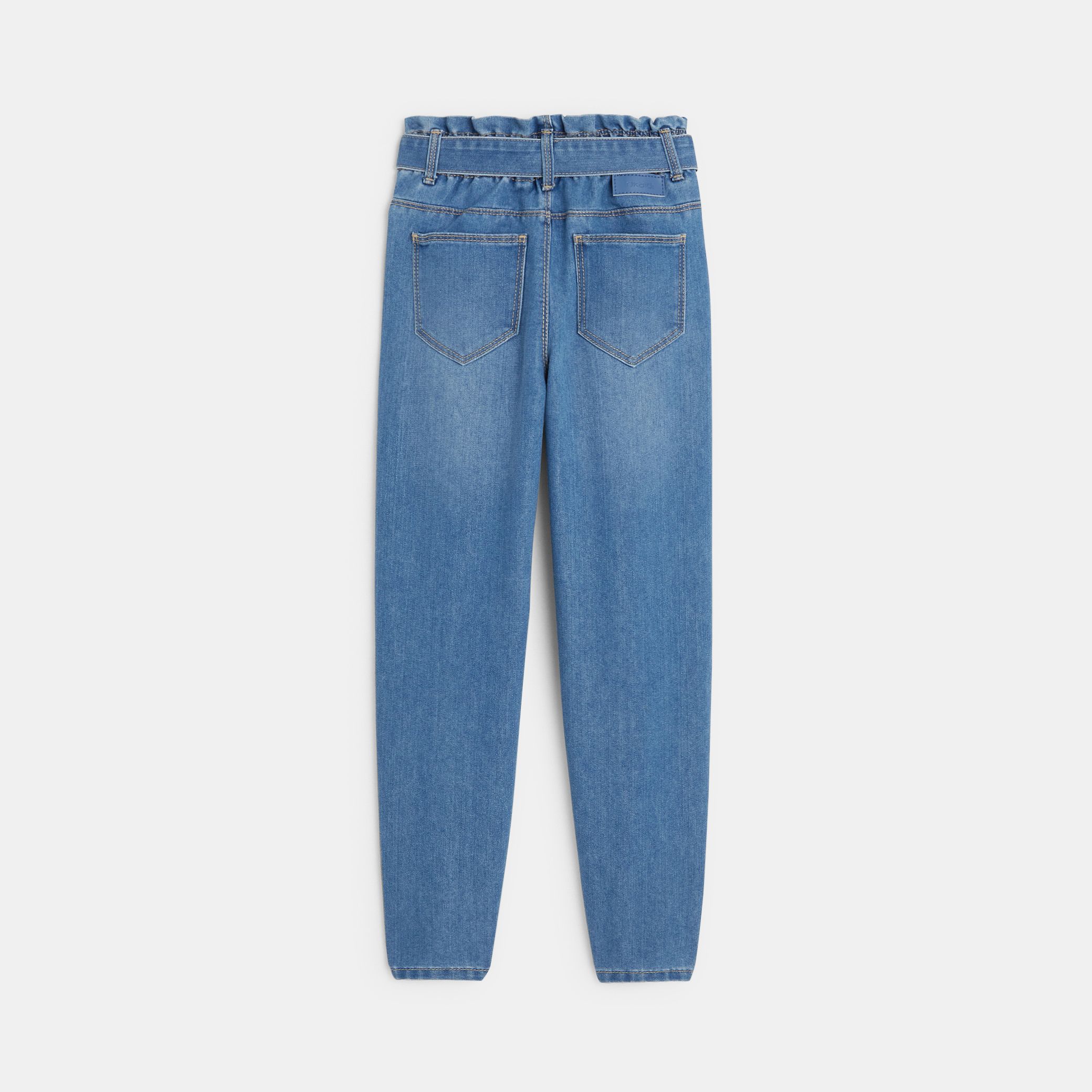 Quần jeans phối dây đai