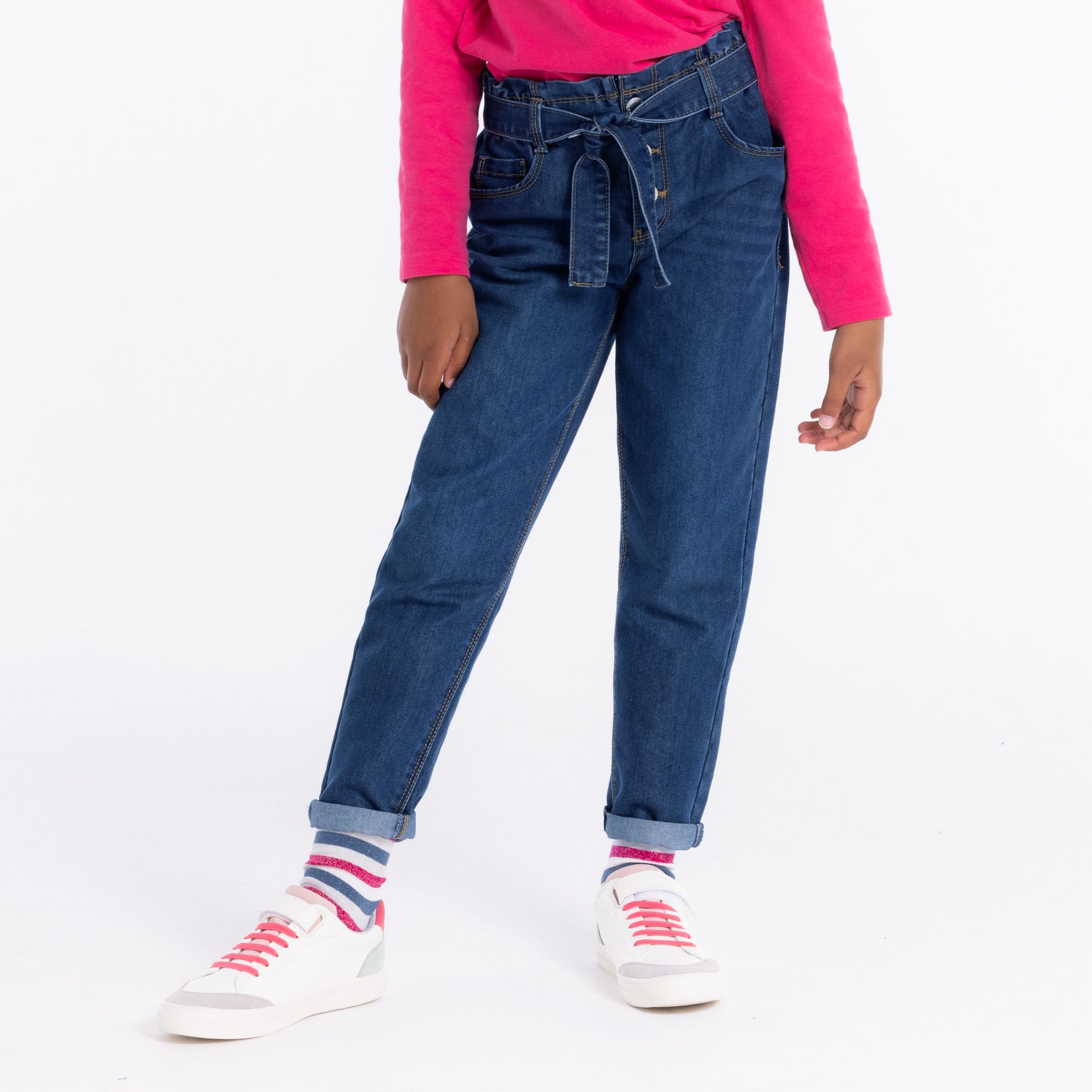 Quần jeans phối dây đai