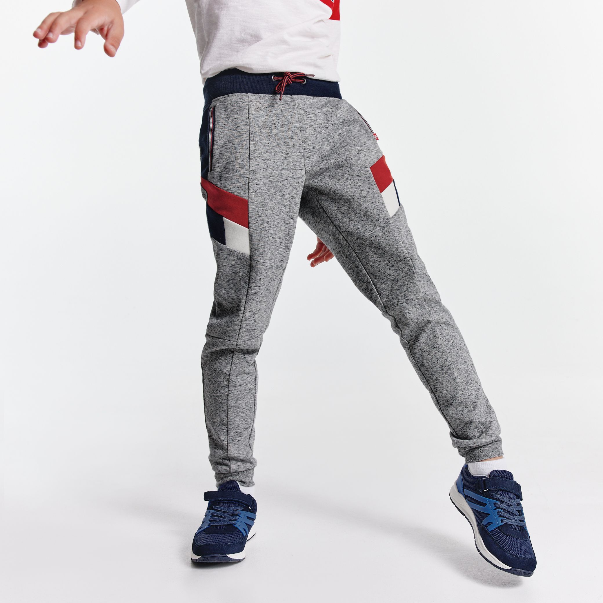 Quần jogging slim fit