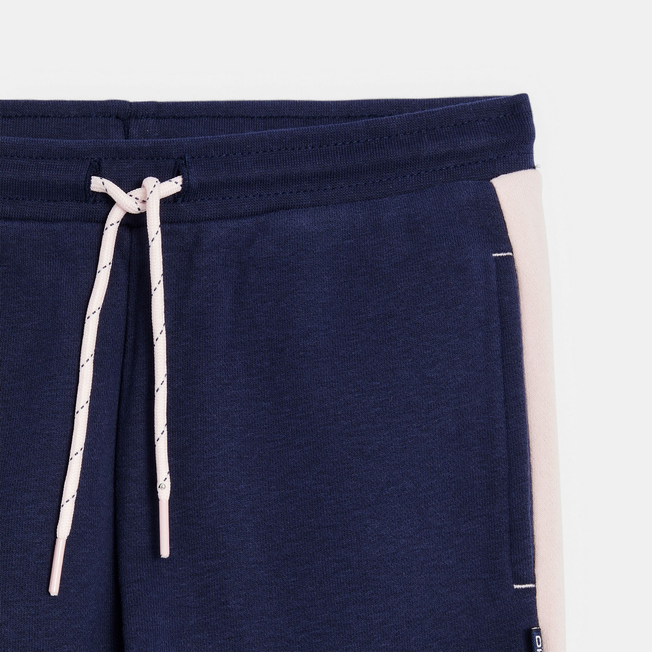 Quần joggers kẻ sọc