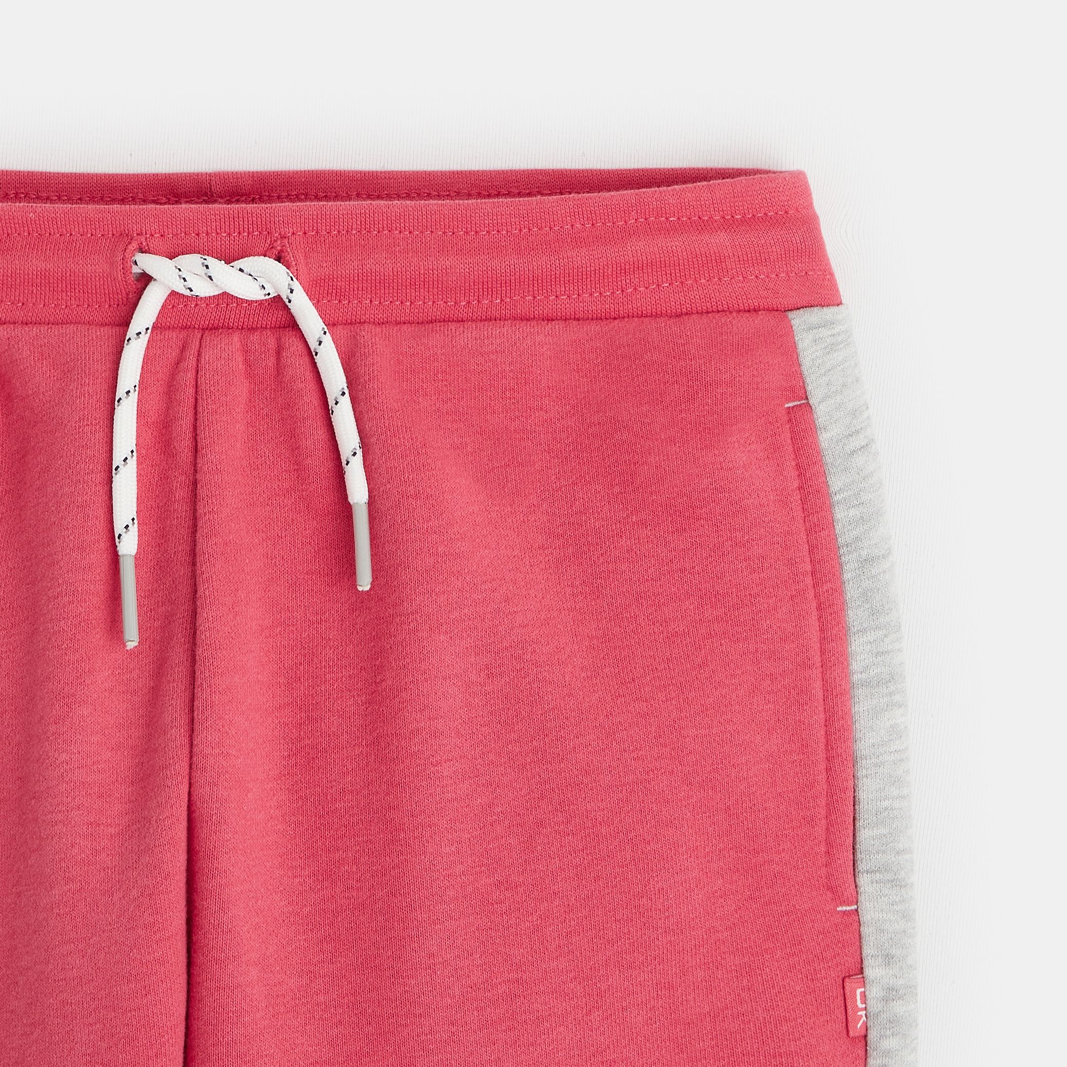 Quần joggers kẻ sọc