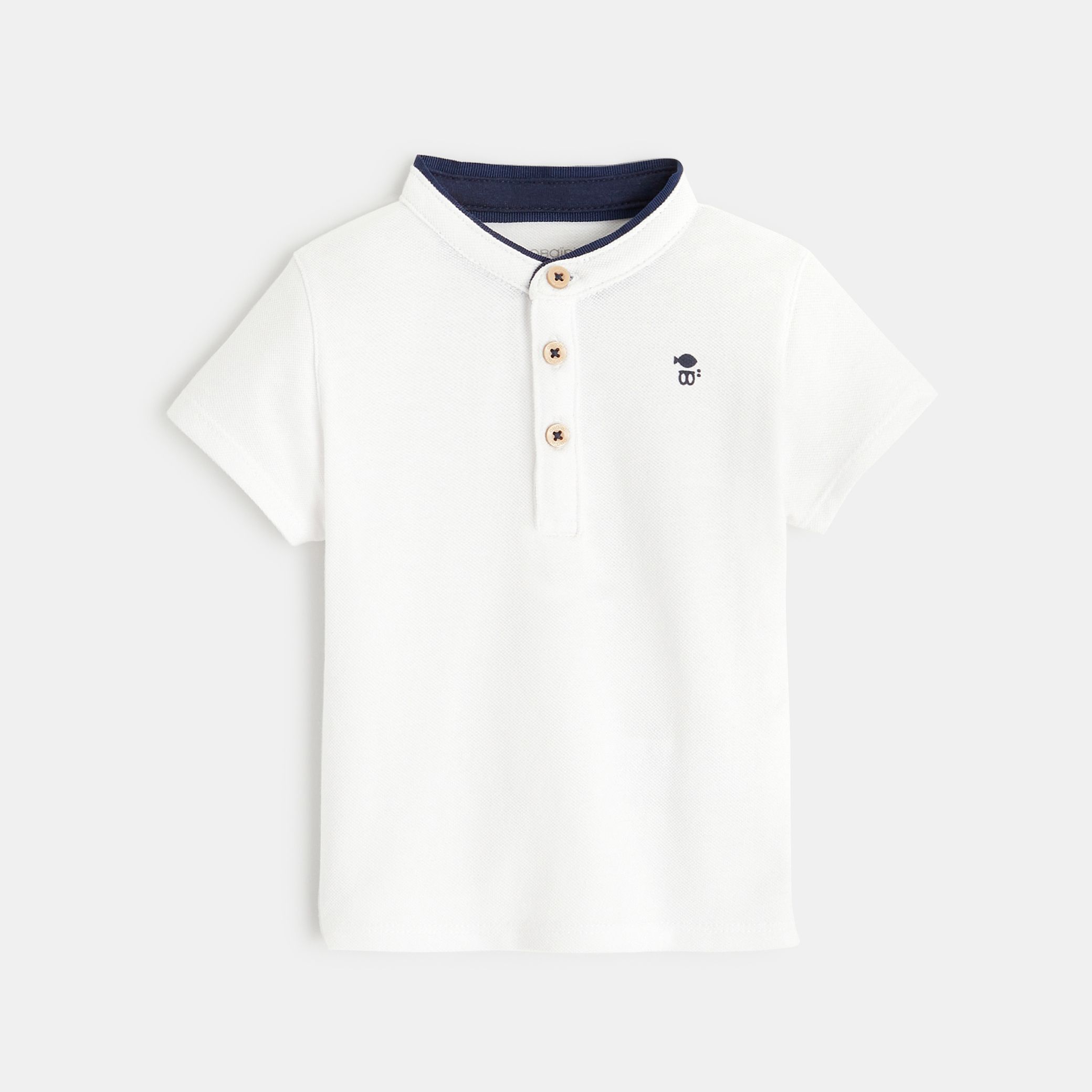 Quần yếm ngắn và áo phông Tunisia
