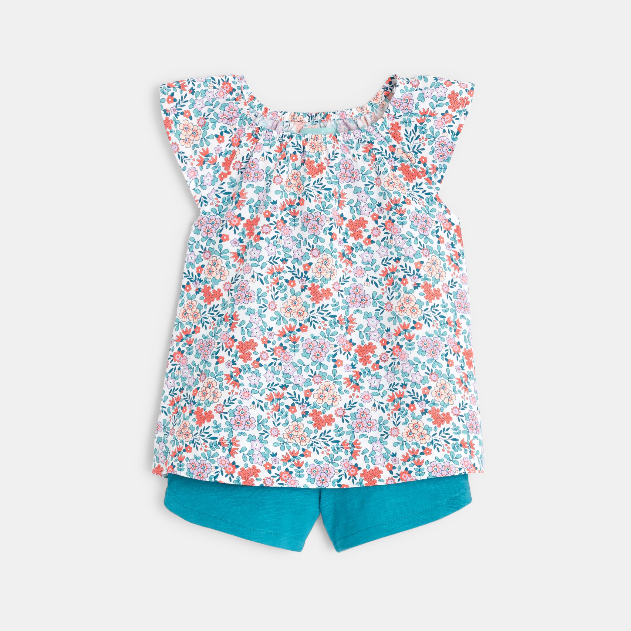 Bộ áo hoa và quần short