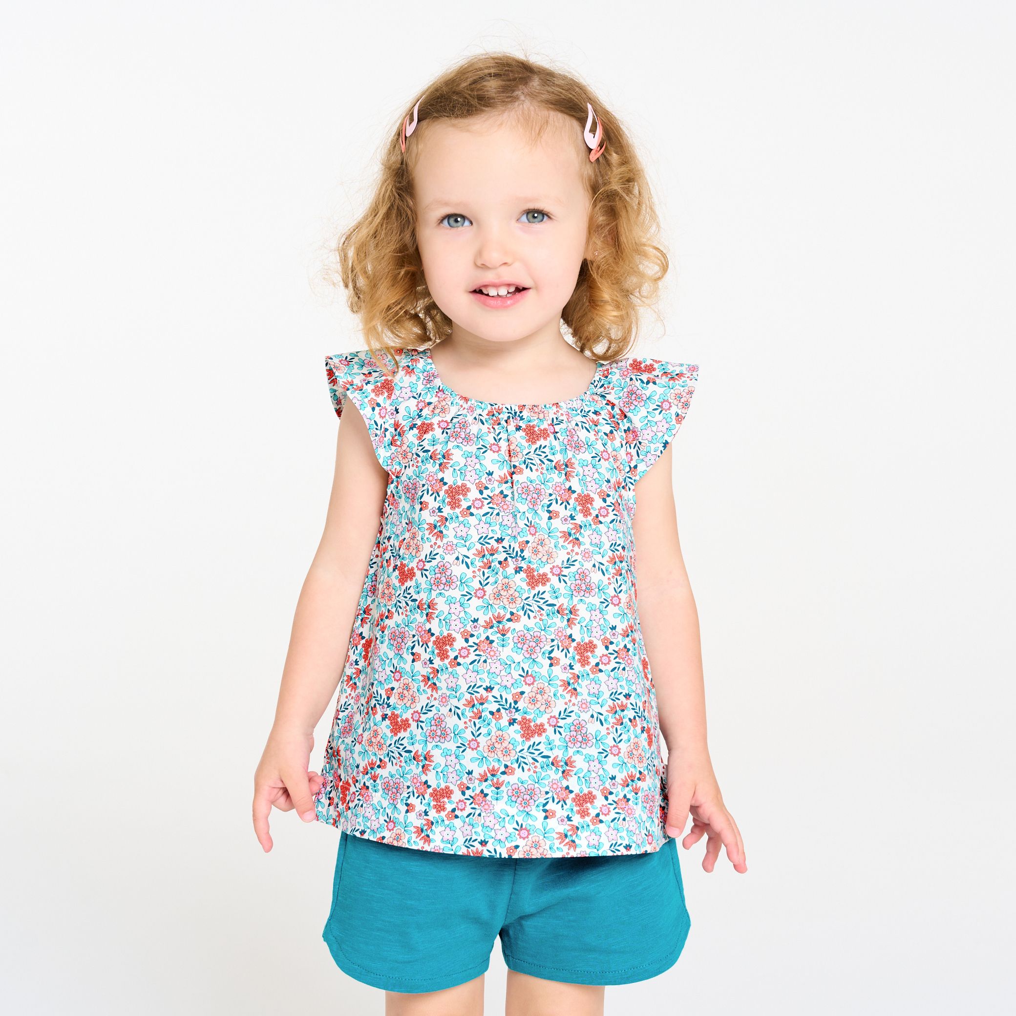 Bộ áo hoa và quần short