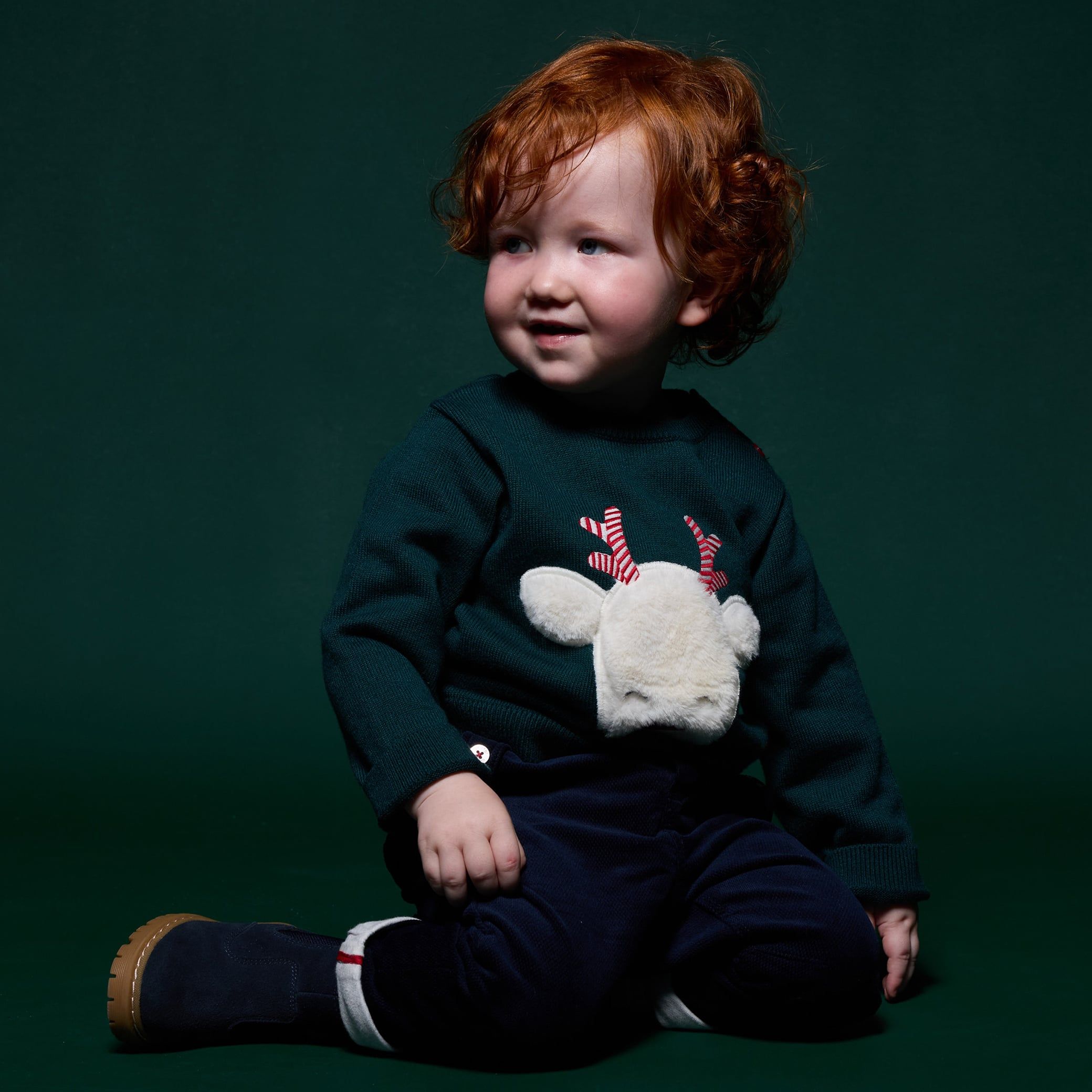 Áo len họa tiết tuần lộc cho bé trai
