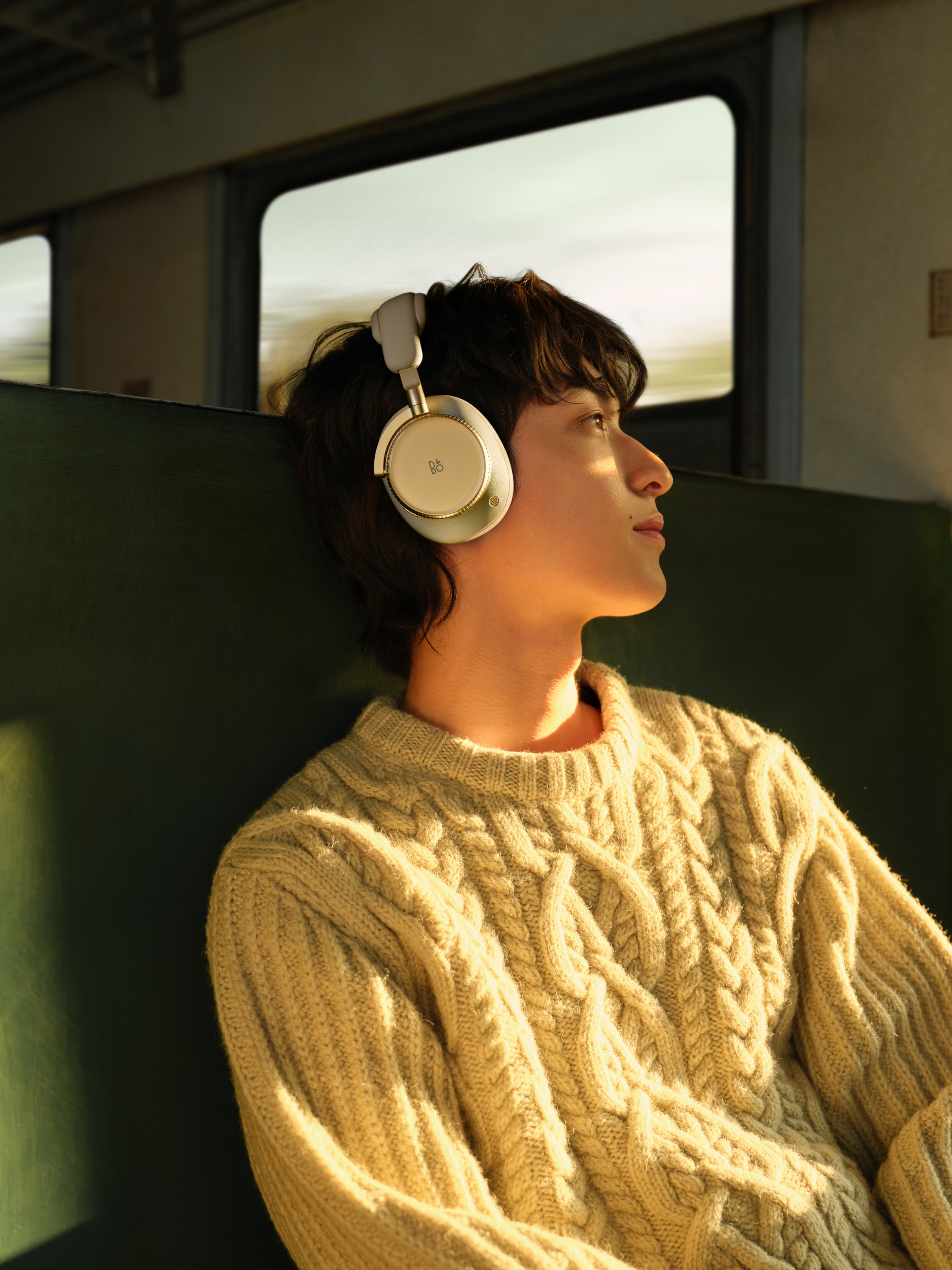 Bang & Olufsen - Tai nghe Beoplay H100
