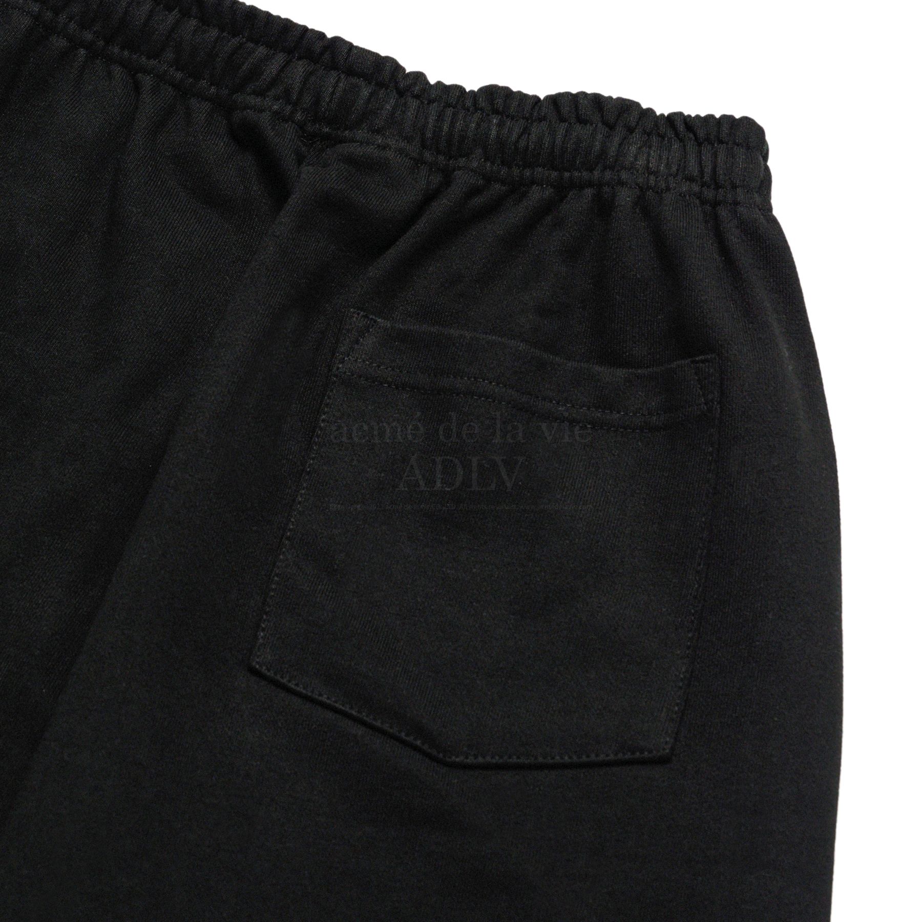 ADLV - Quần Nỉ Round Script Boucle Logo Đen
