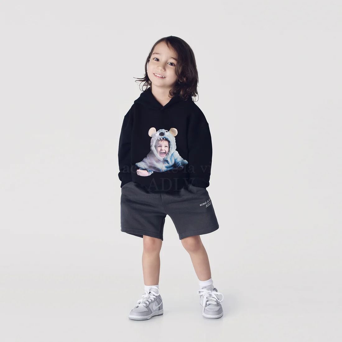 ADLV - [KIDS] Quần Shorts Basic Logo Than Chì