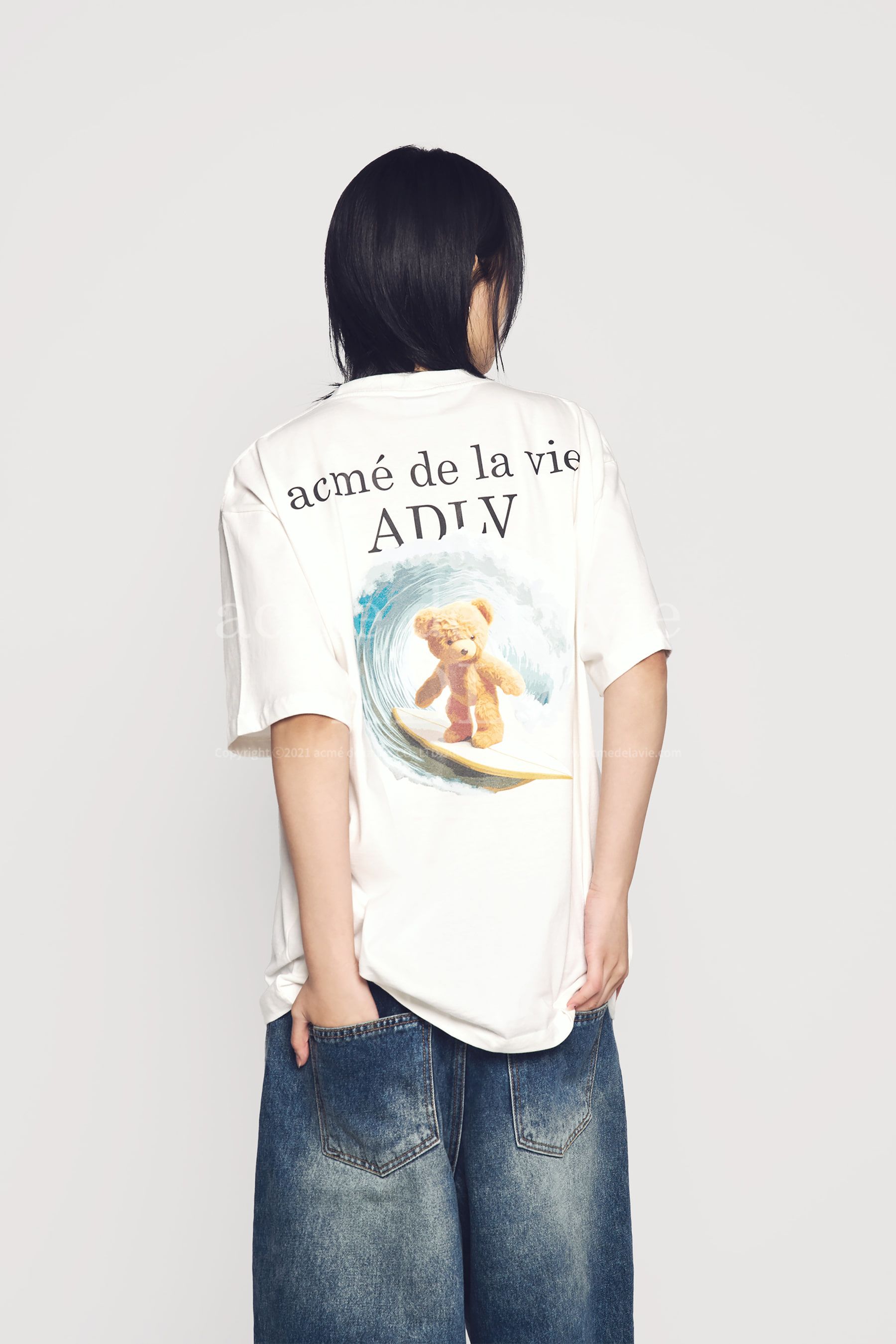 ADLV - Áo Thun Surf Bear Kem (Duty-Free Shop Exclusive)