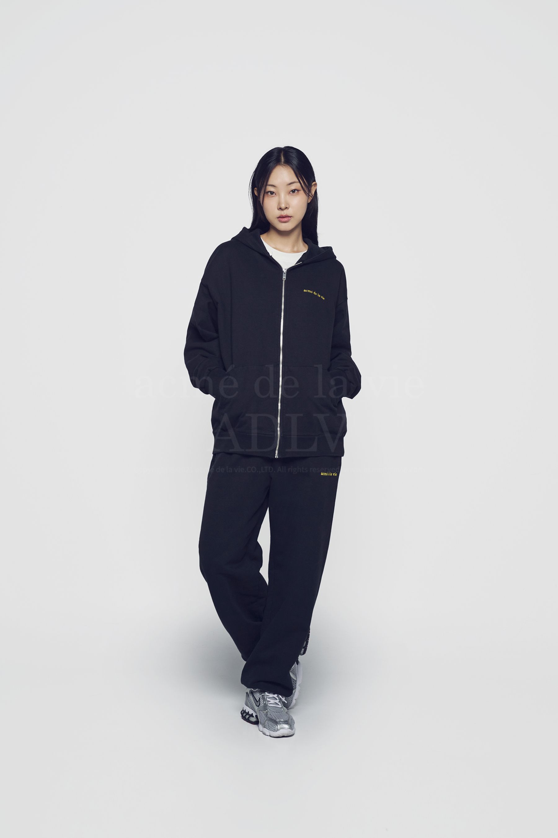 Áo Hoodie Kéo Khóa Basic Bio Washing Đen