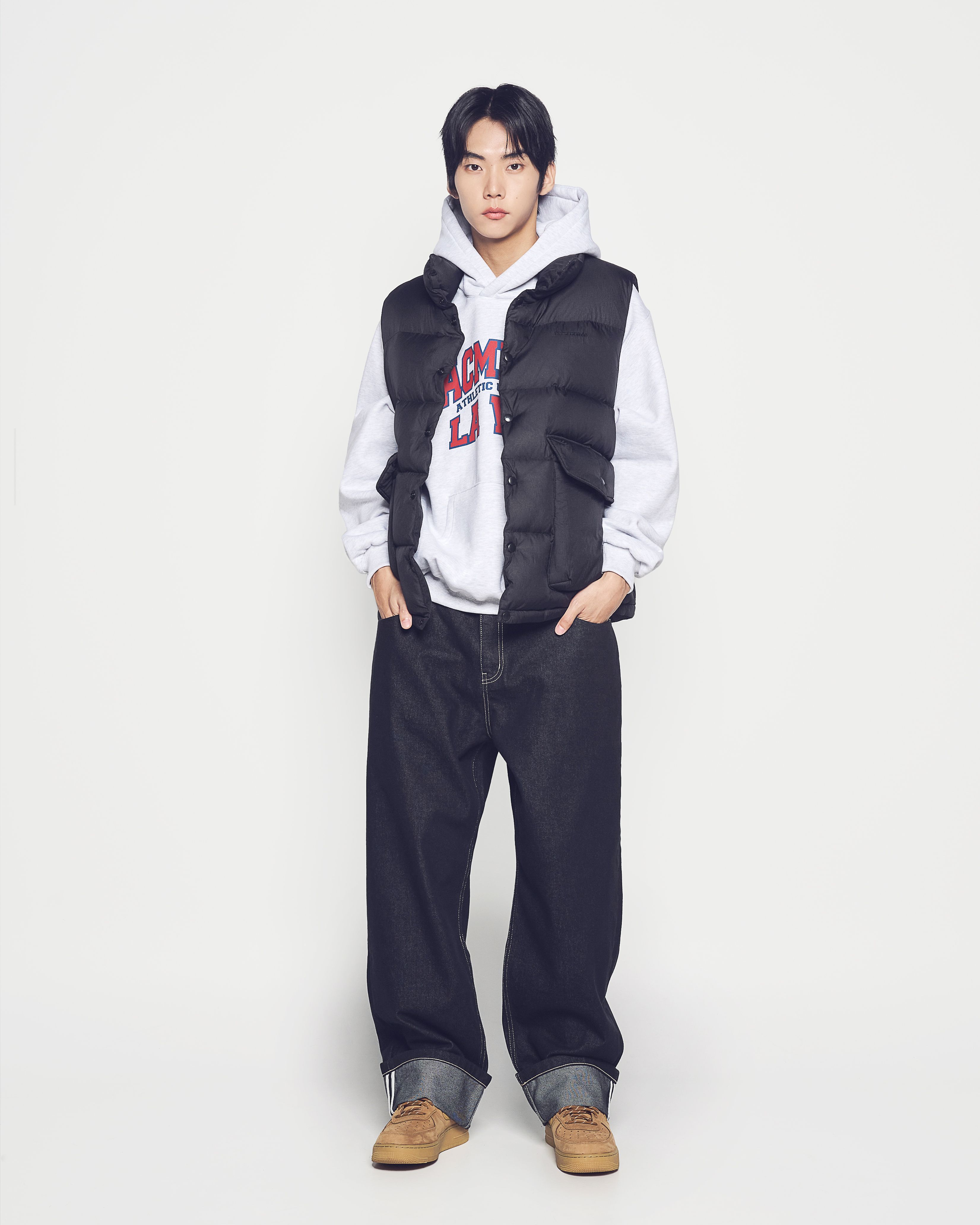 ADLV - Quần Denim Roll Up Đen