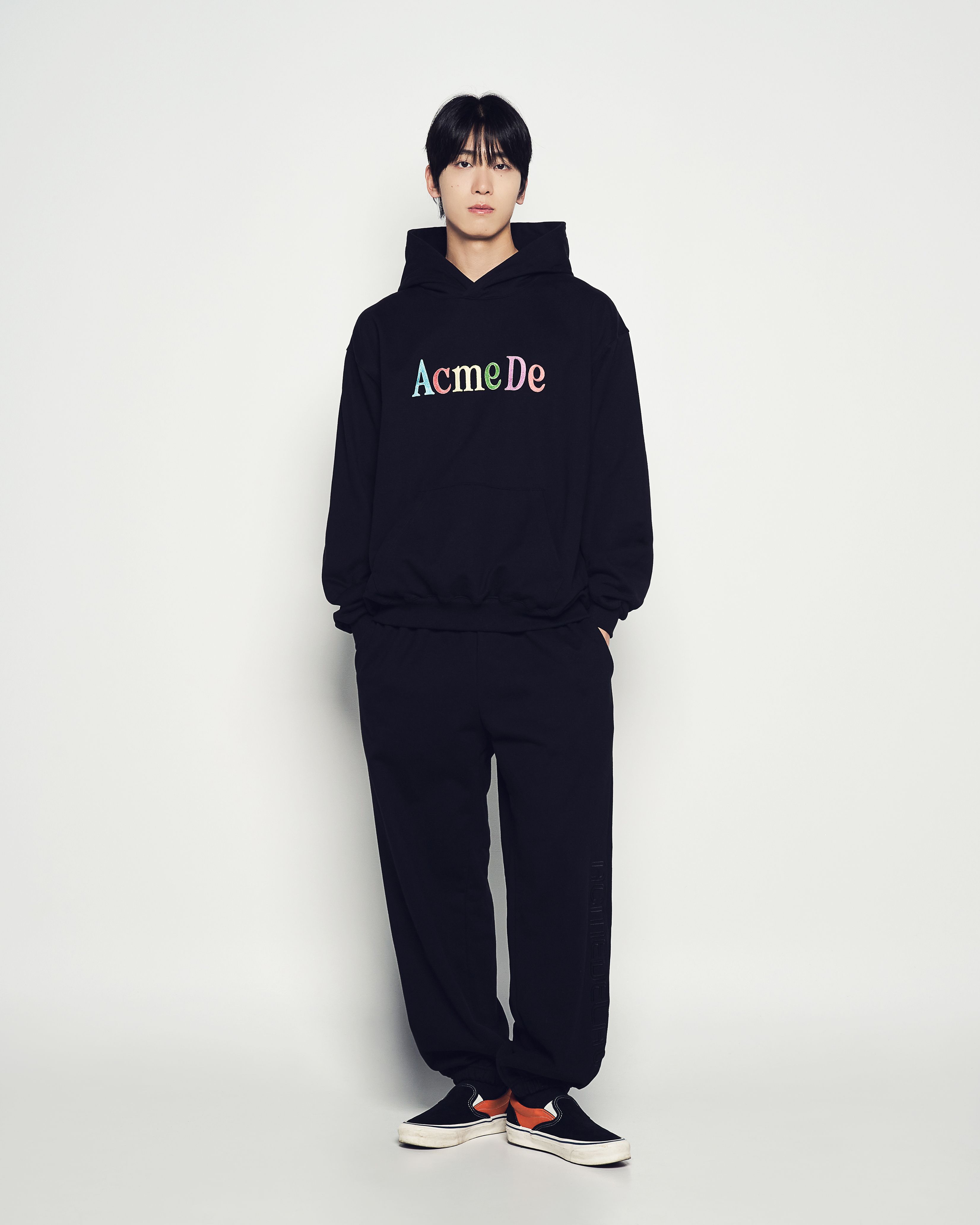 ADLV - Áo Hoodie Color Logo Đen