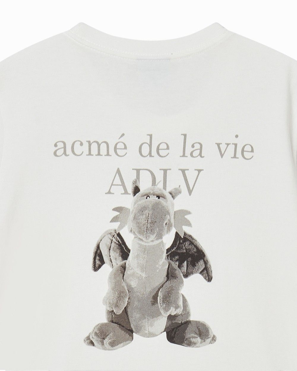 ADLV - Áo thun nữ Fuzzy Dragon Artwork Kem
