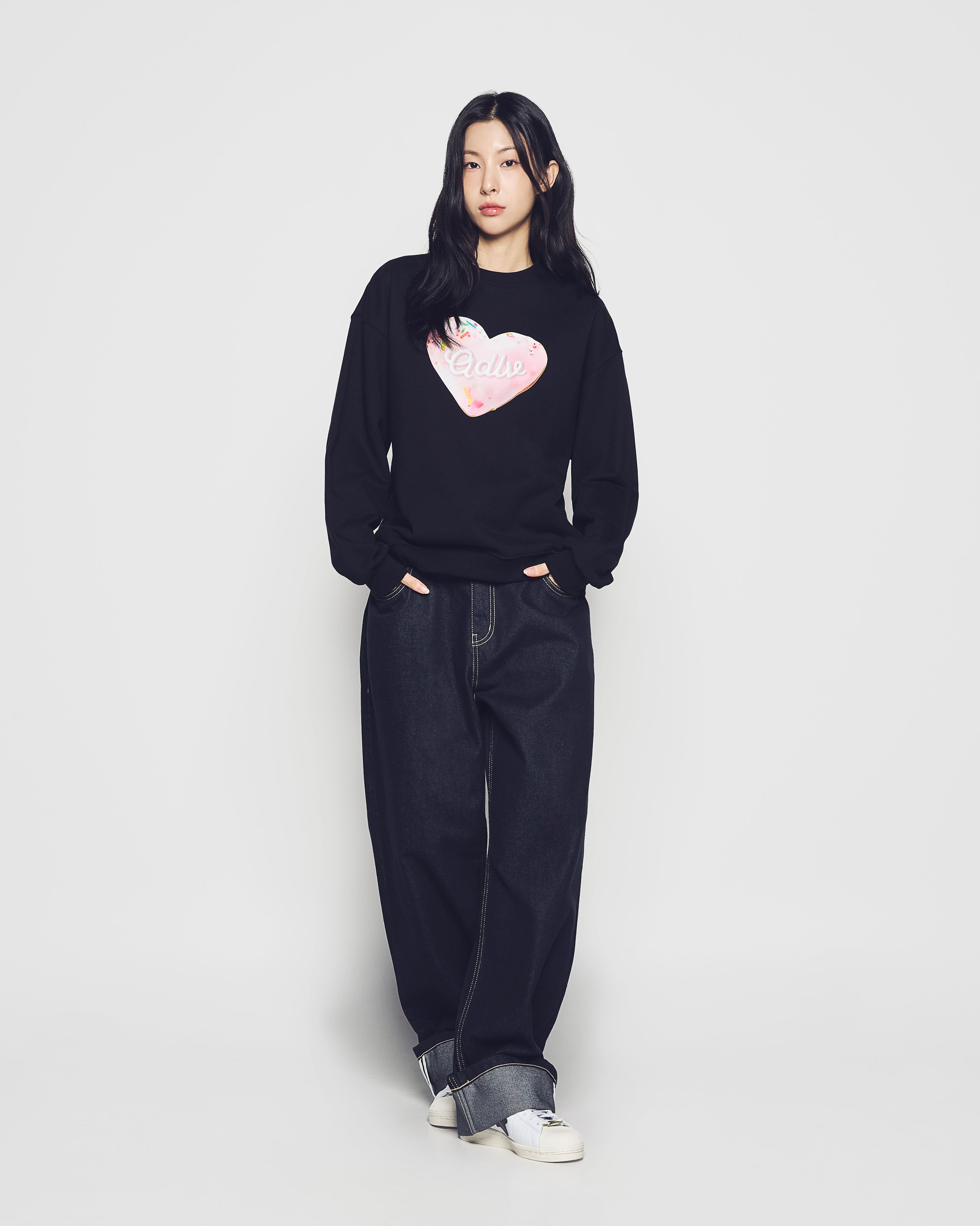 ADLV - Áo Nỉ nữ Heart Doughnut Đen