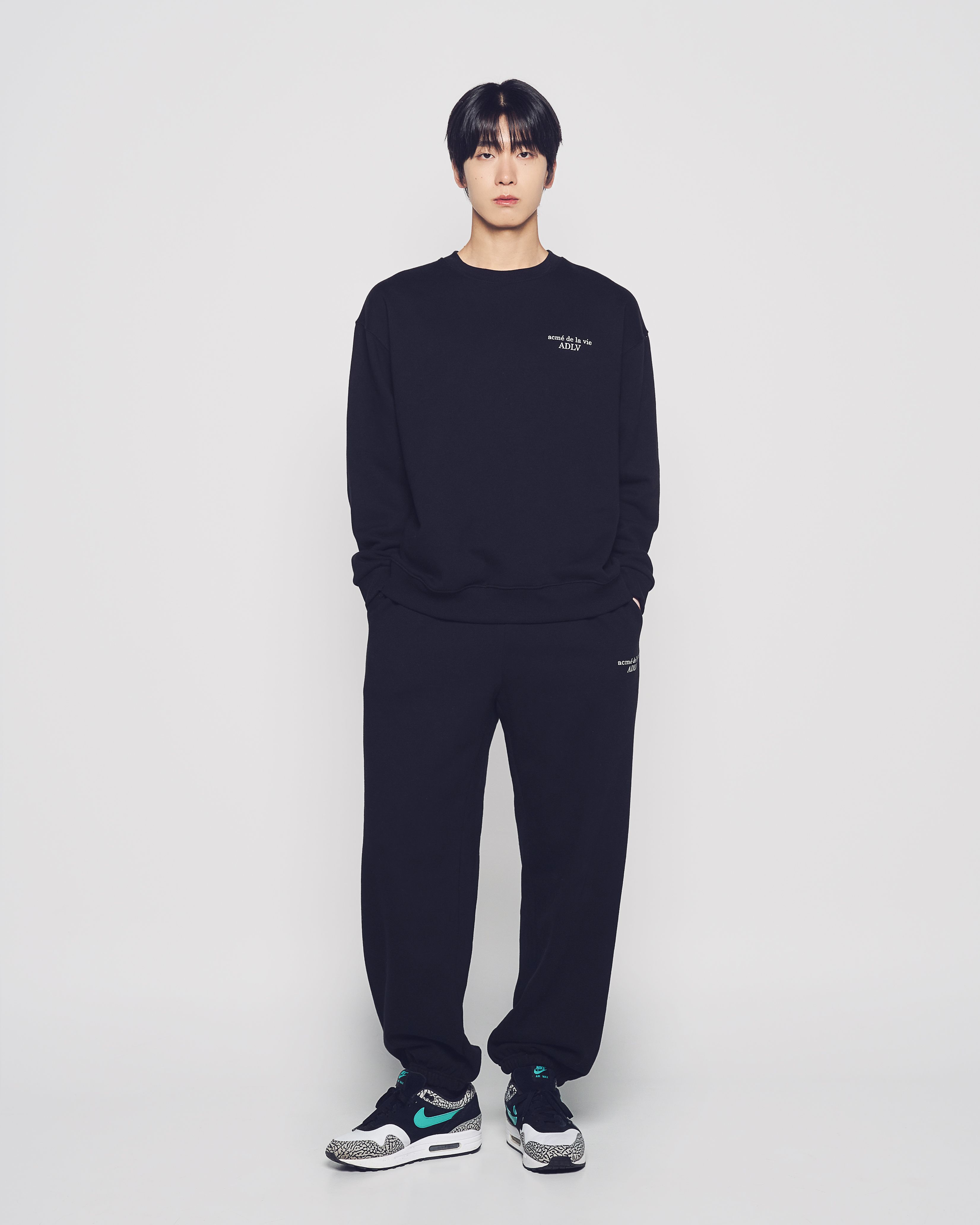 ADLV - Áo Nỉ Basic Logo Napping Đen