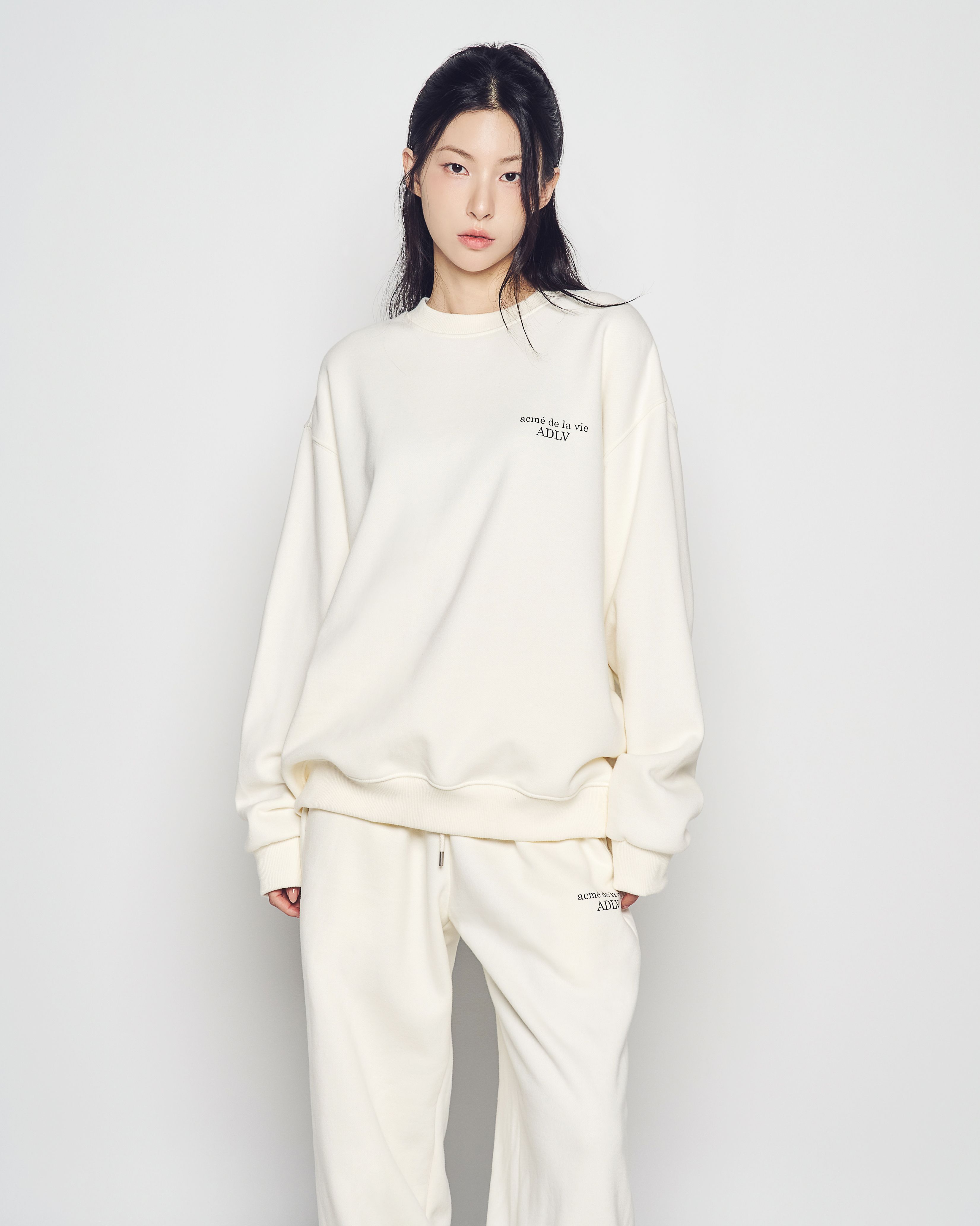 ADLV - Áo Nỉ Basic Logo Napping Kem