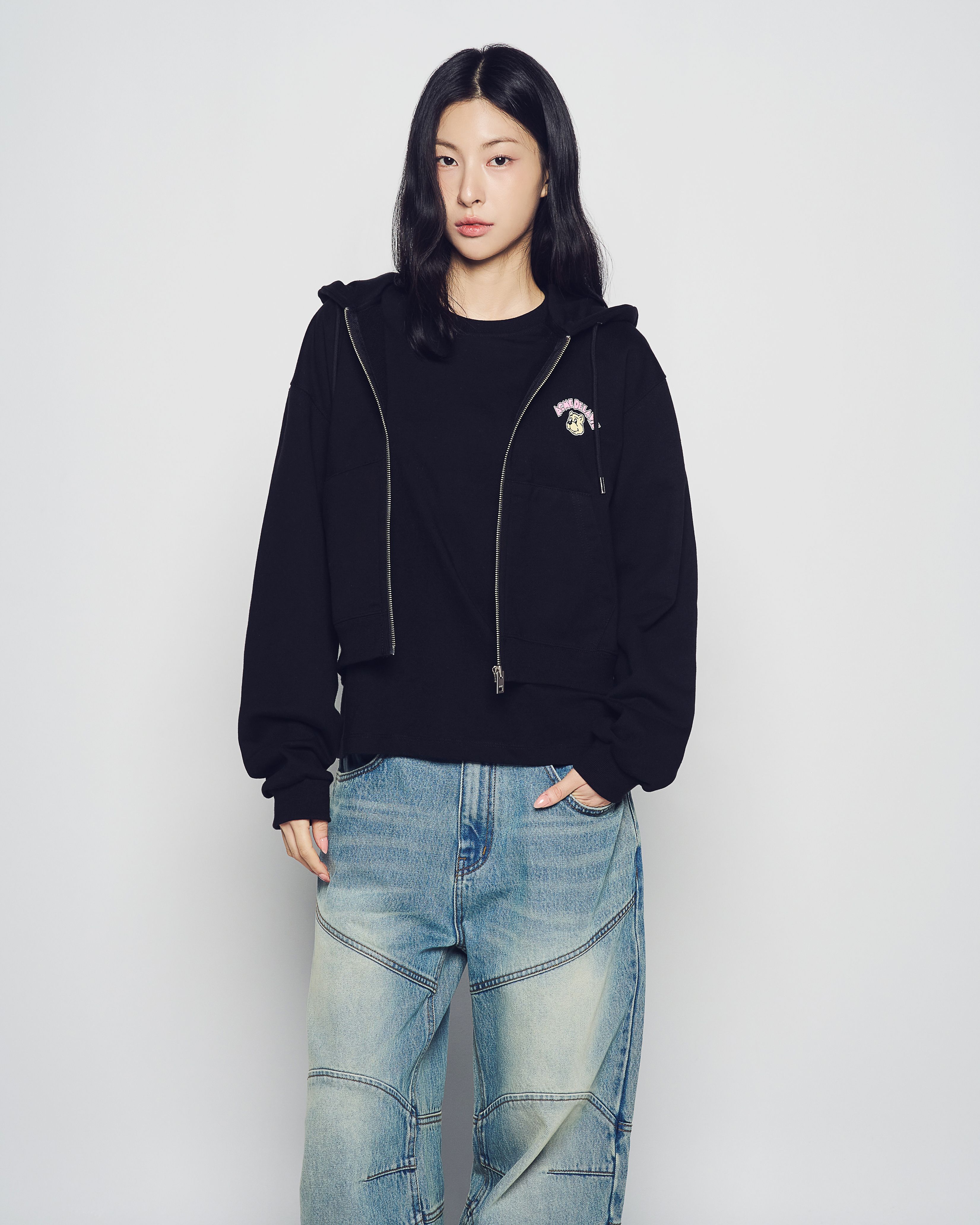 ADLV - Áo Hoodie nữ crop kéo khóa Mini AC Bear Đen