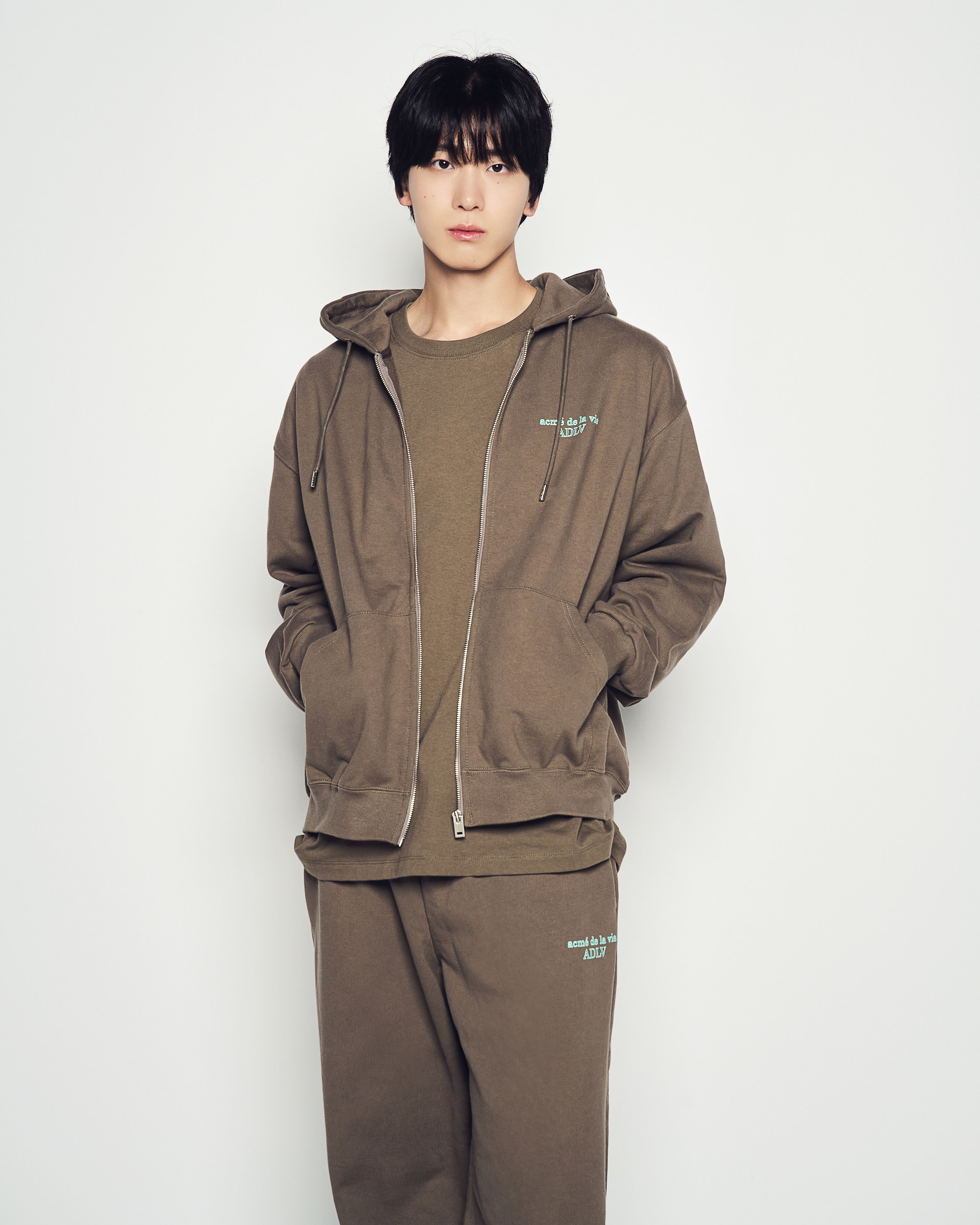 ADLV - Áo Hoodie kéo khóa Border Line Basic Logo Ca cao