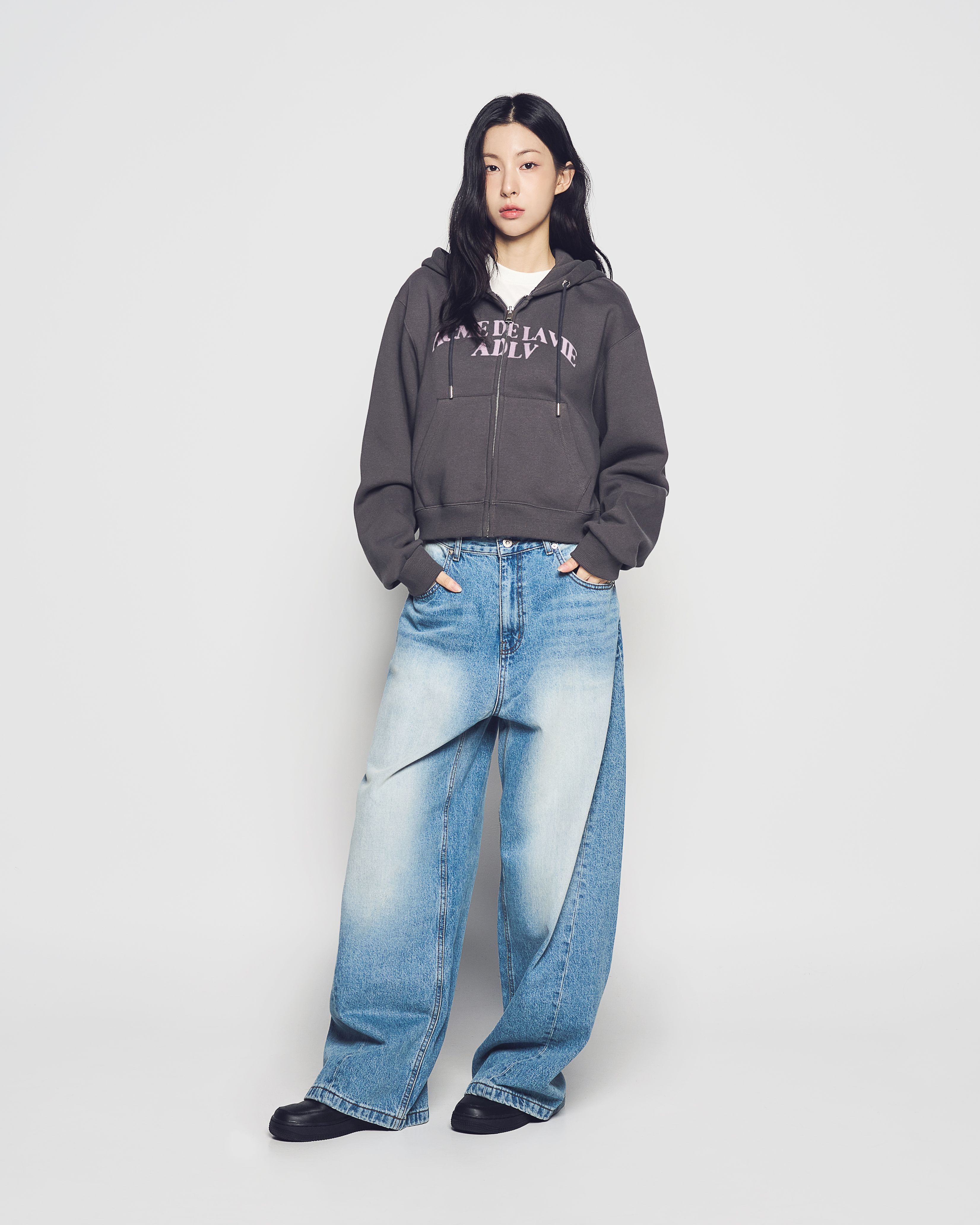 ADLV - Áo Hoodie nữ crop kéo khóa Arch Shaped Logo Napping Than chì
