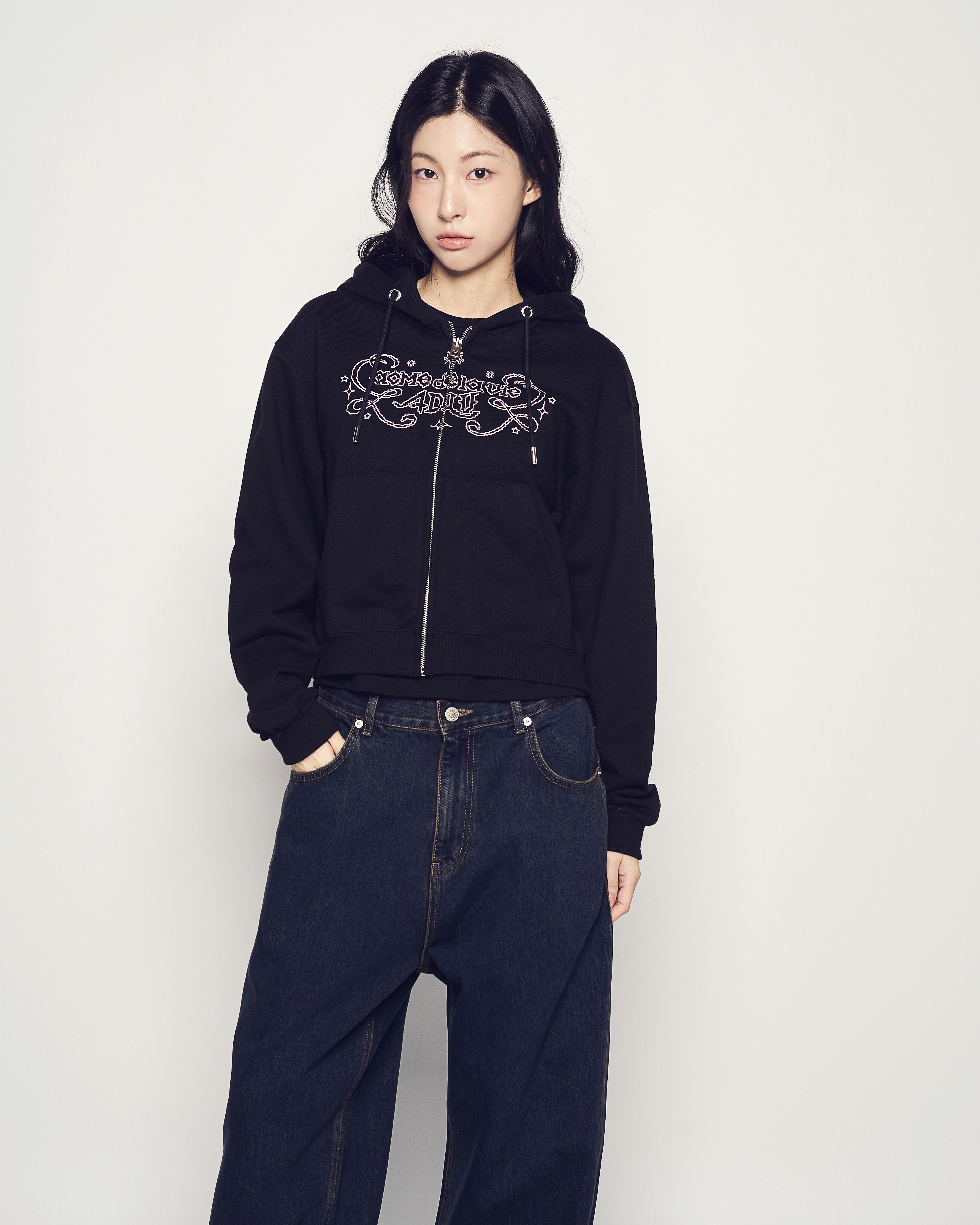 ADLV - Áo Hoodie nữ crop kéo khóa Princess Font Đen