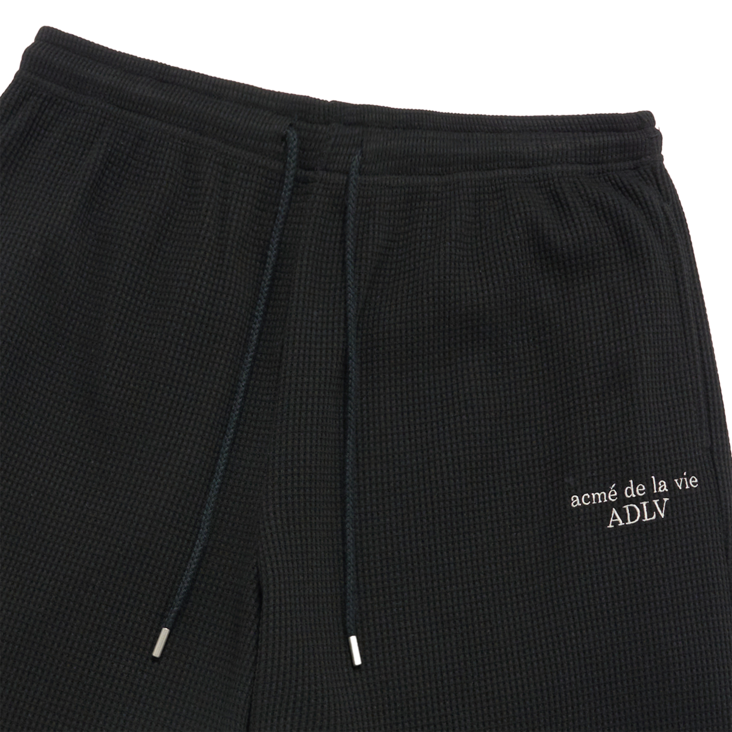 Quần Short Embo Logo Waffle Đen