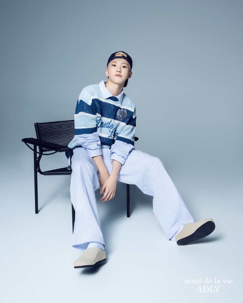ADLV - Áo Len Ngắn Tay Oversize Stripe Xanh Dương
