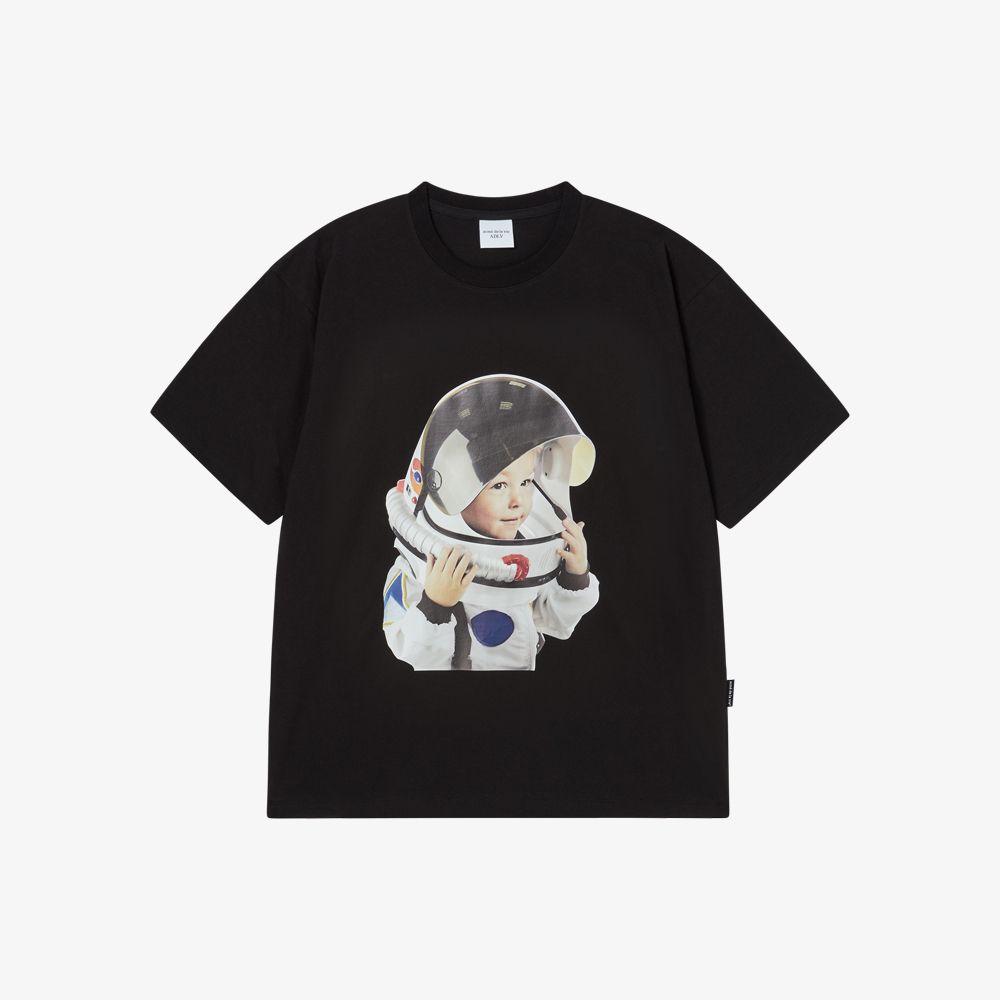 ADLV - Áo Thun Baby Face SpACe Suit Boy Đen (Domestic Duty Free Exclusive)