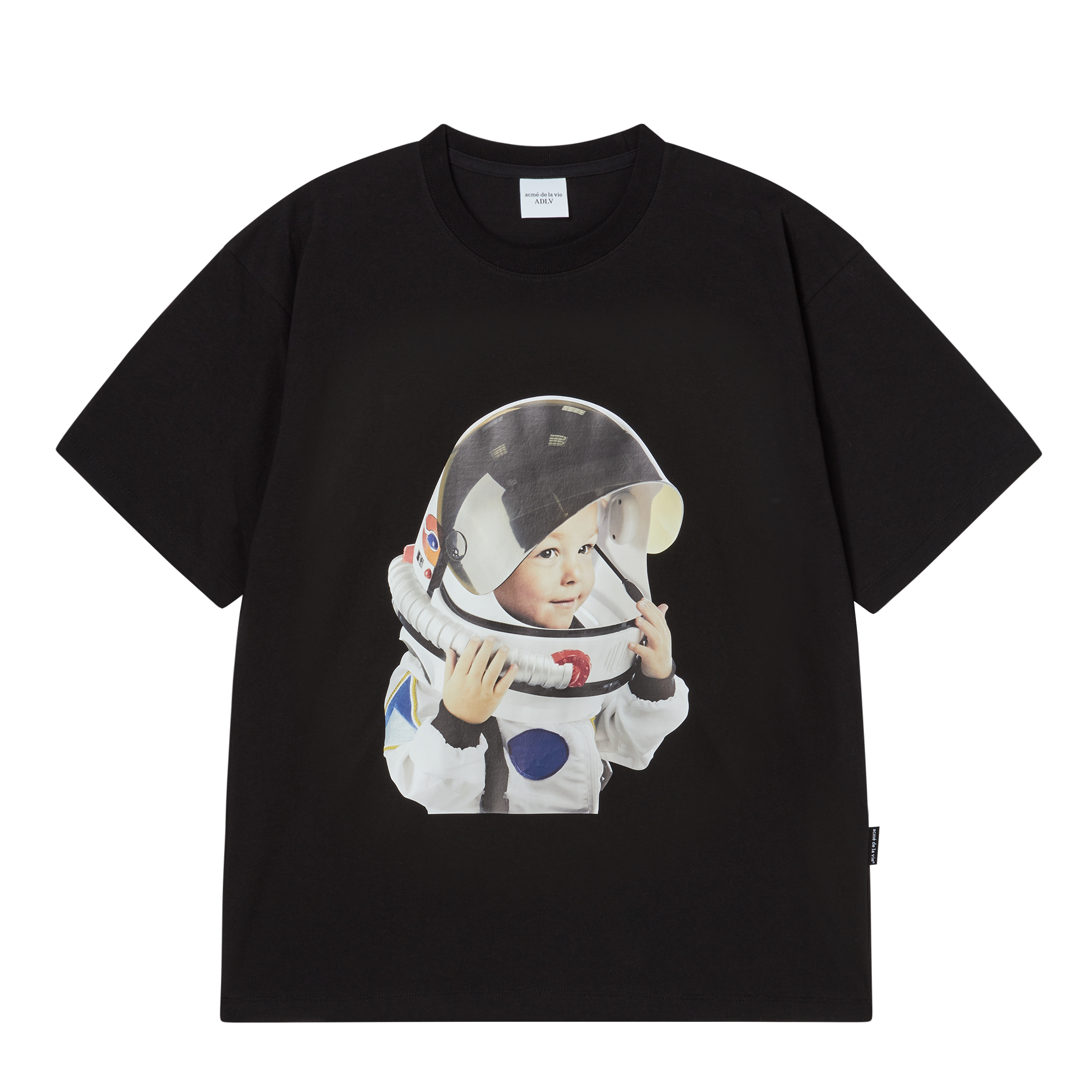 Áo Thun Baby Face SpACe Suit Boy Đen (Domestic Duty Free Exclusive)