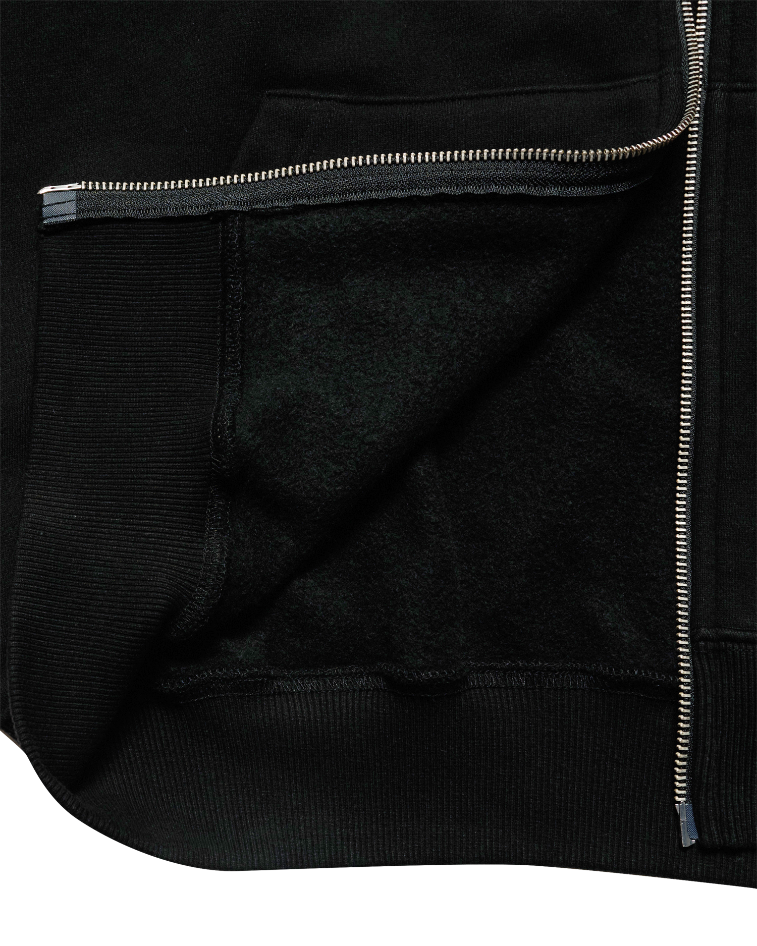 Áo hoodie kéo khóa NOISY EMBO BASIC LOGO NAPPING Đen