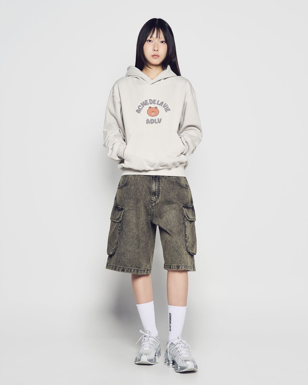 ADLV - Áo hoodie BEAR DOLL HUG BROWN LINE FRIENDS Xám nhạt