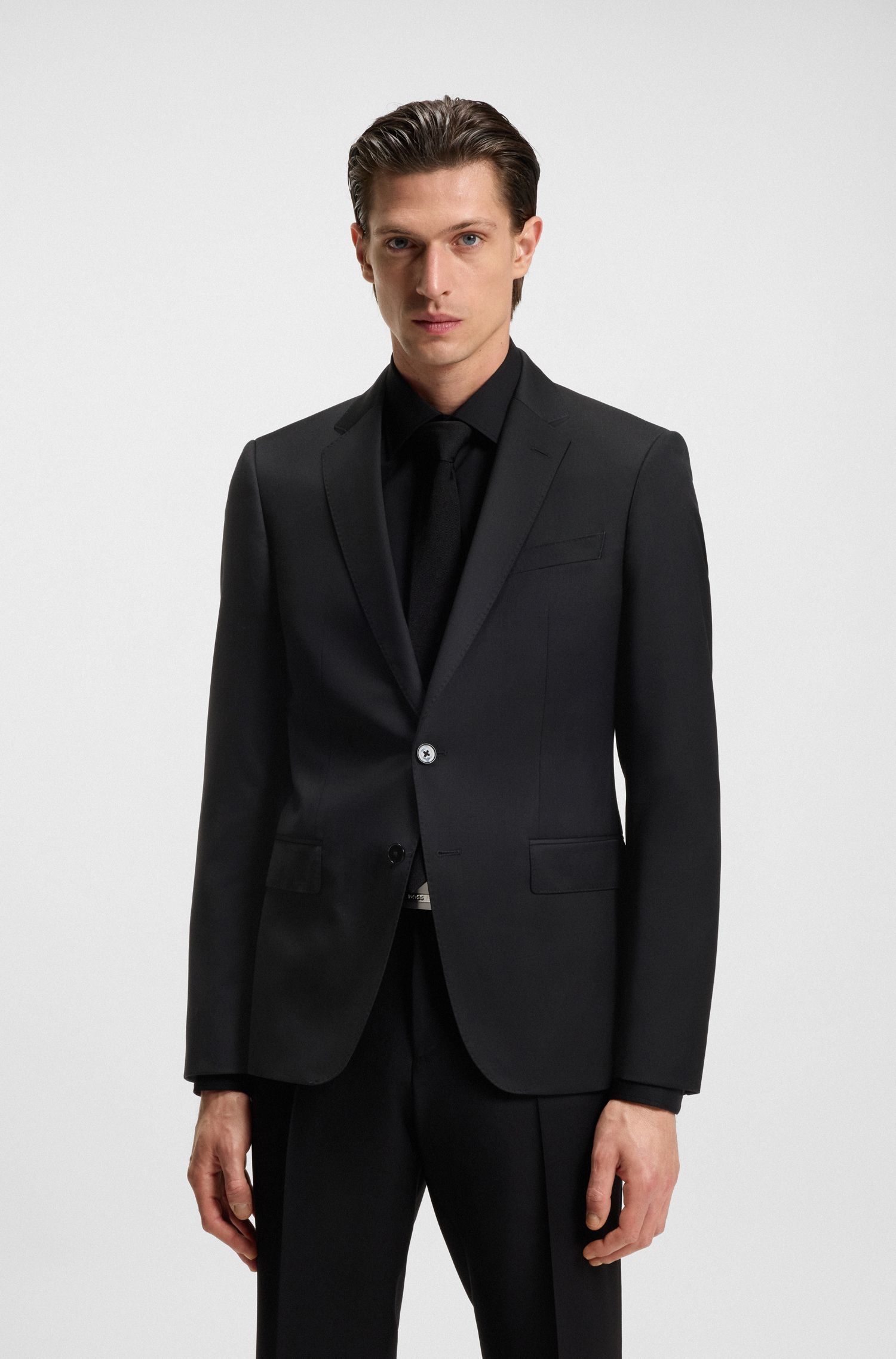 Áo blazer dáng ôm slim fit từ len virgin serge