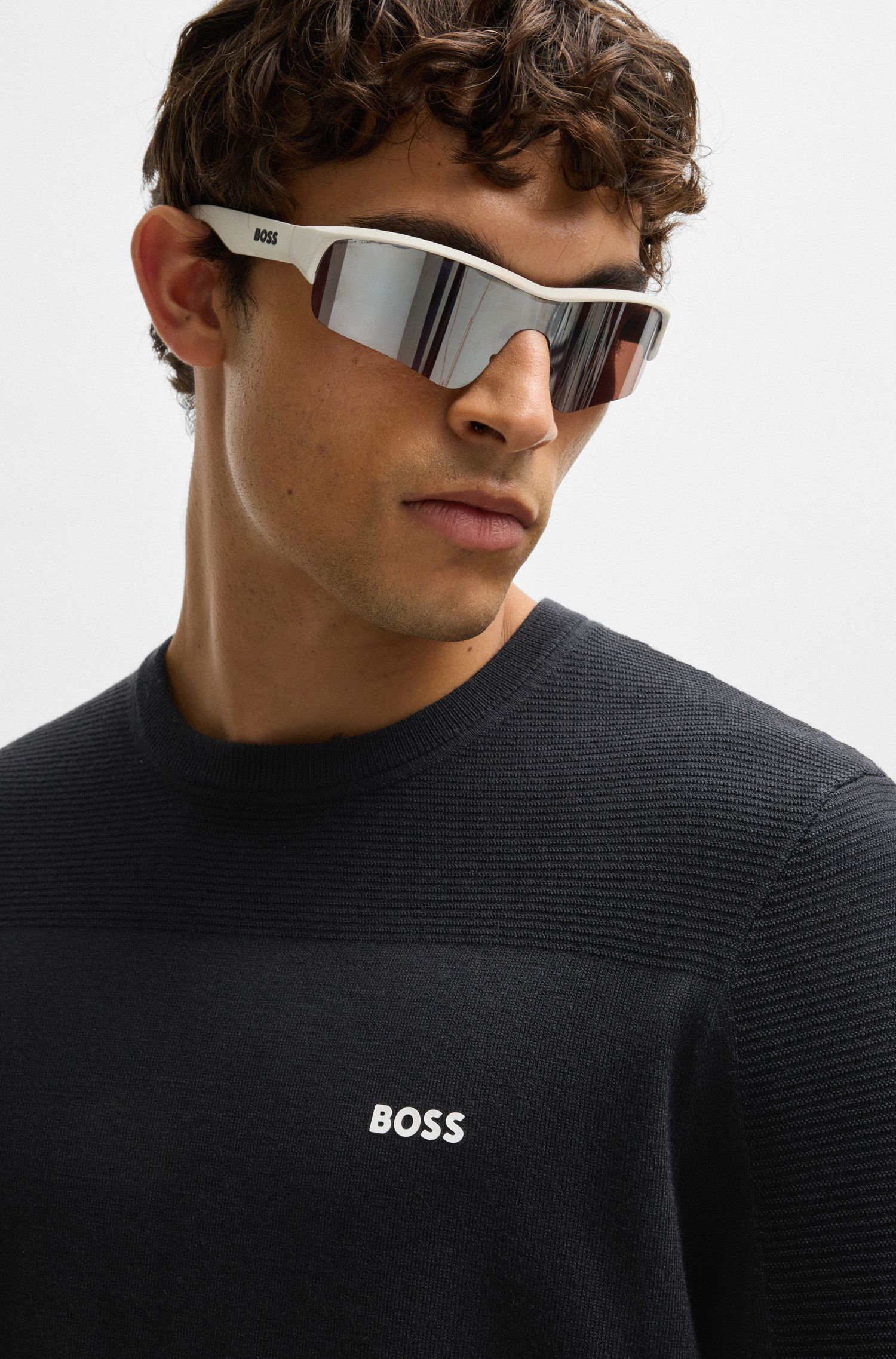 BOSS - Áo sweater cổ tròn với logo từ vải dry-flex thoáng khí