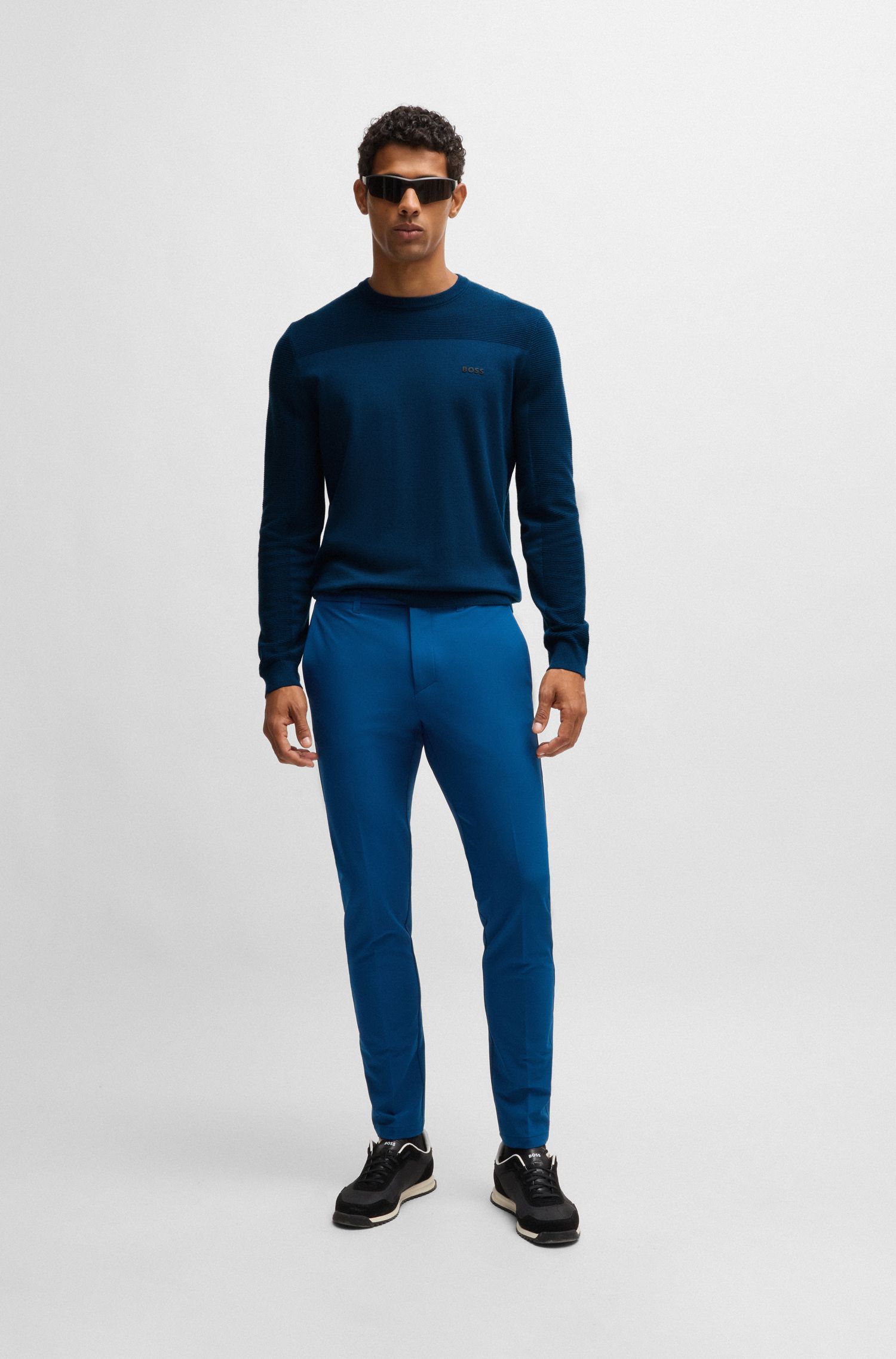 BOSS - Áo sweater cổ tròn với logo từ vải dry-flex thoáng khí