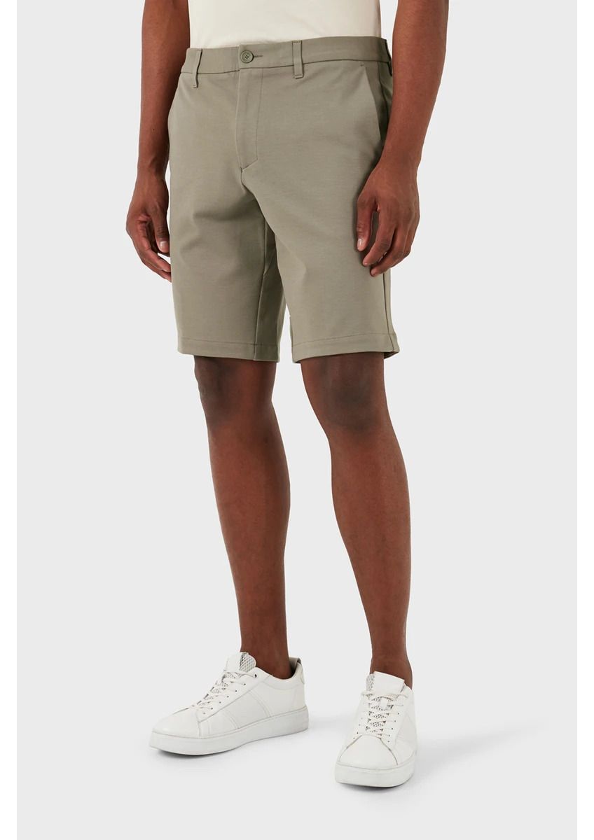 Quần short lưng vừa