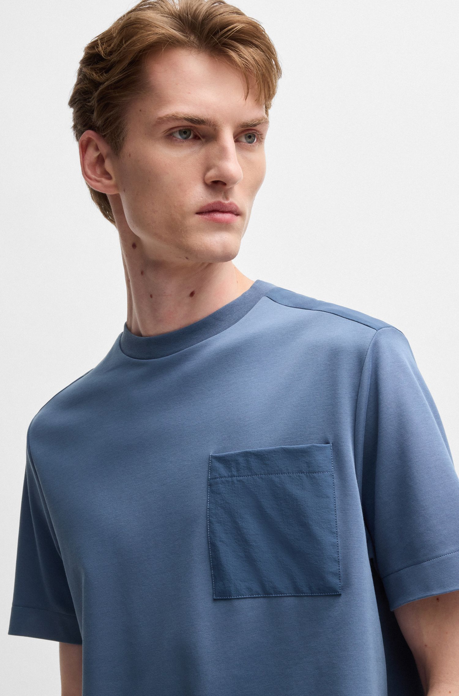 BOSS - Áo thun pha cotton với viền đồng sắc