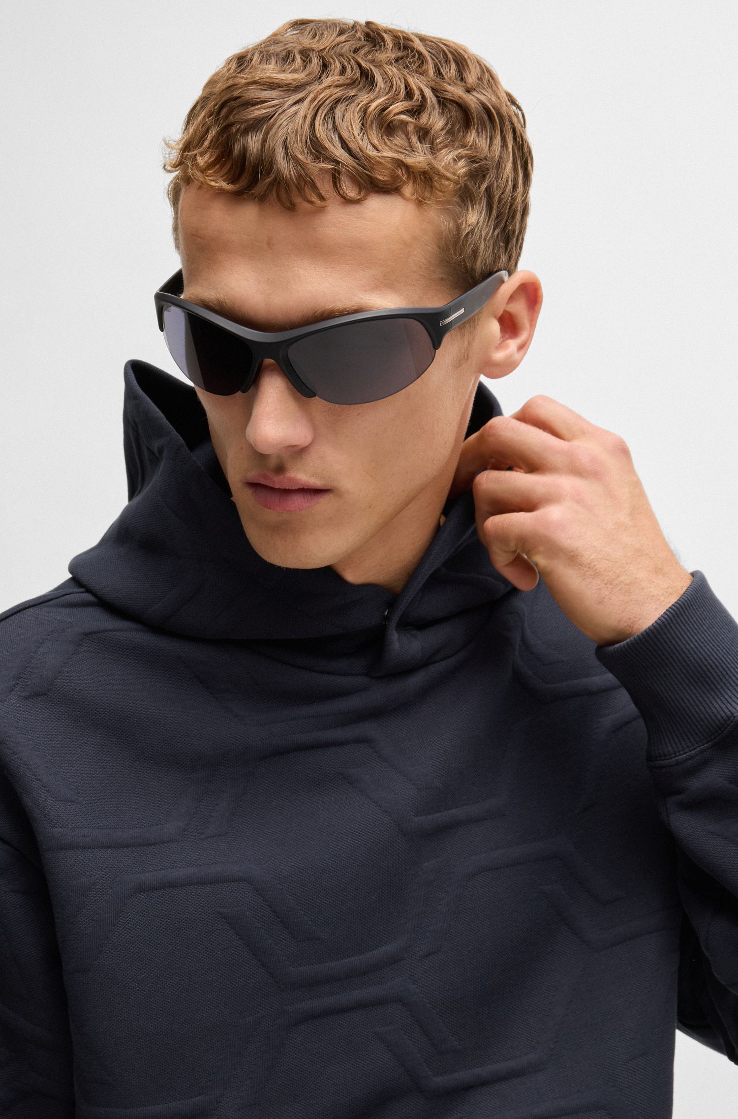 BOSS - Áo hoodie dáng relaxed fit với vải chần bông