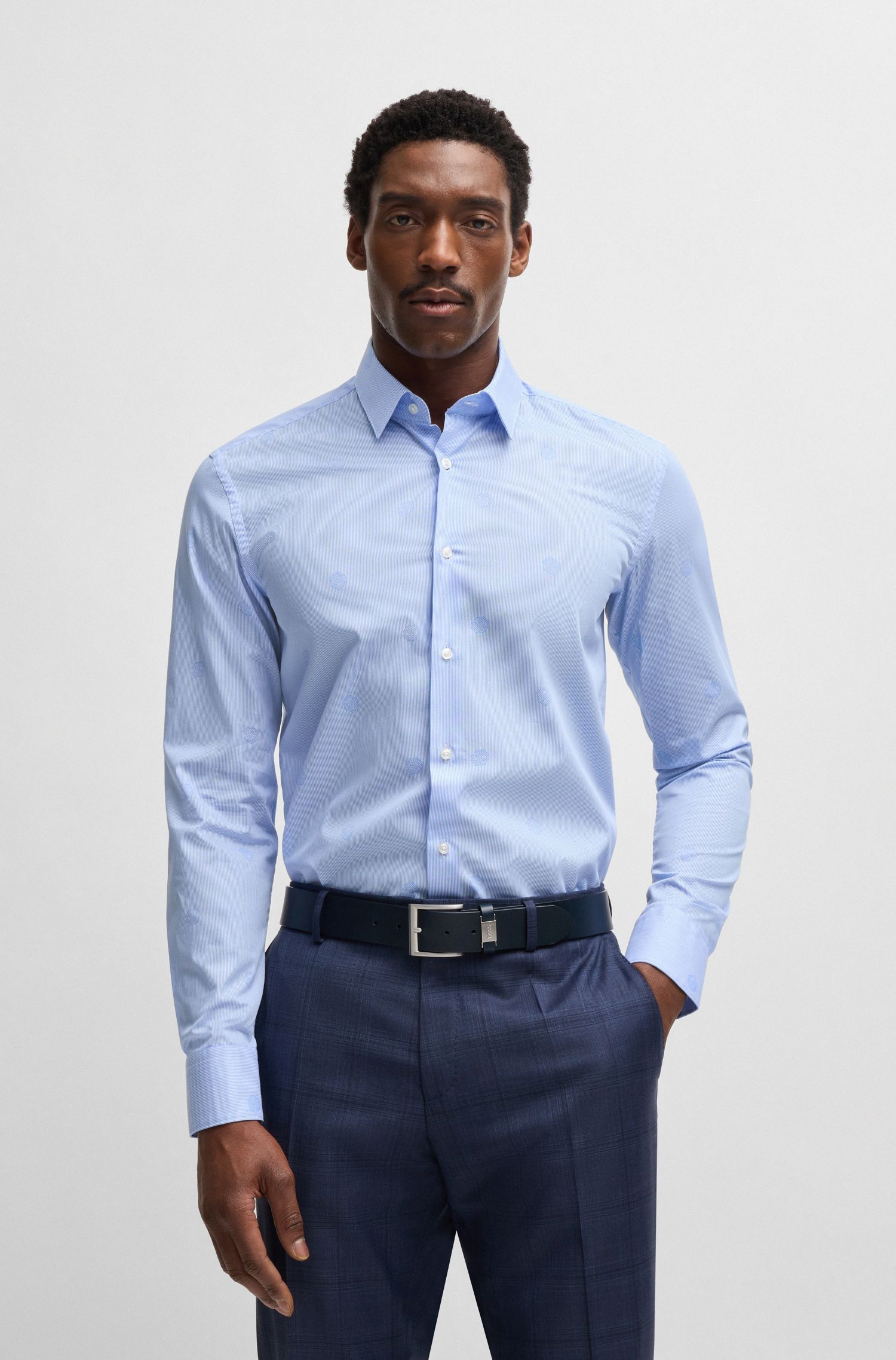 BOSS - Áo sơ mi dáng slim fit với cổ Kent
