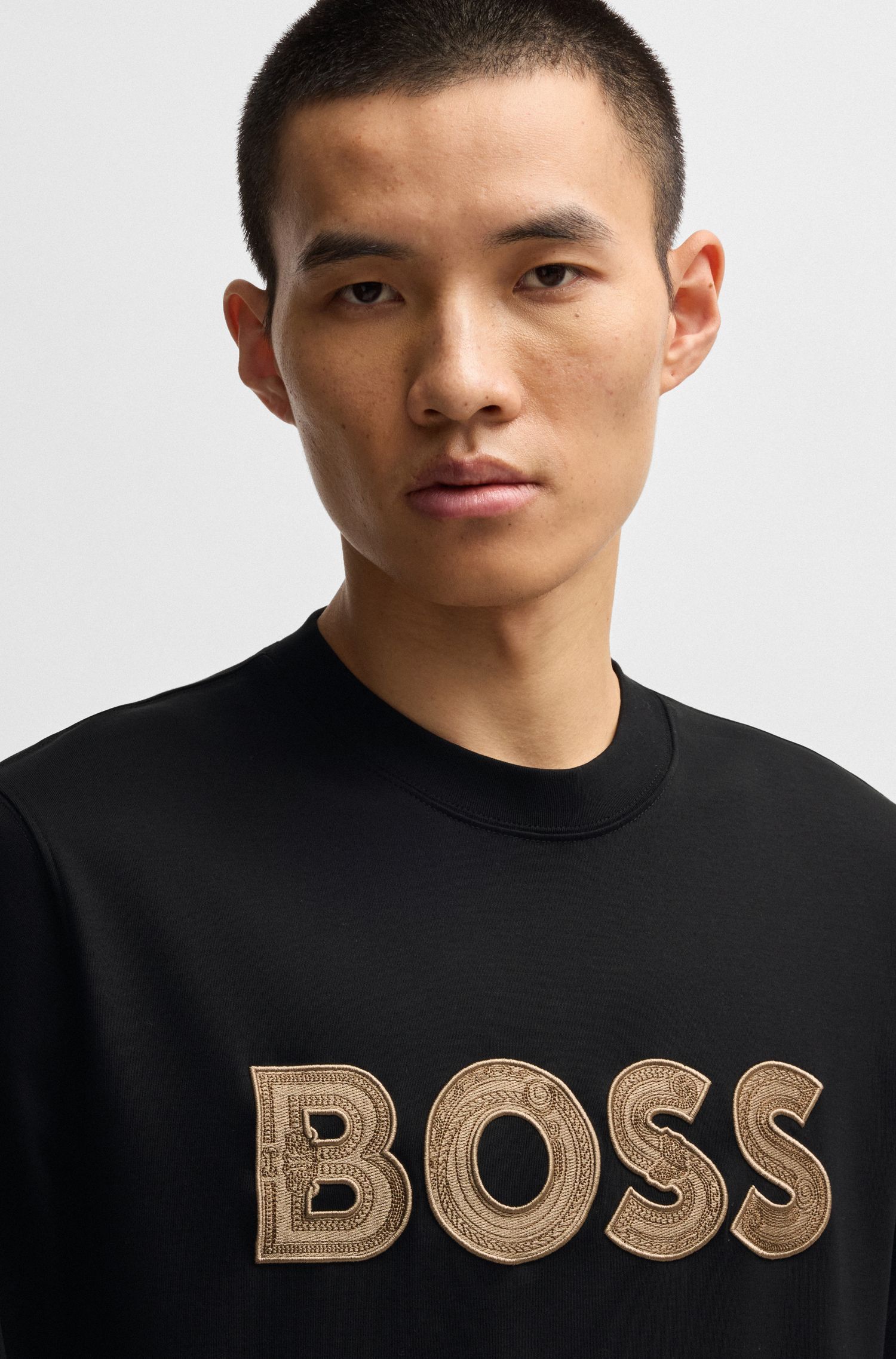 BOSS x Creation of the Gods Áo sweatshirt với logo đặc biệt