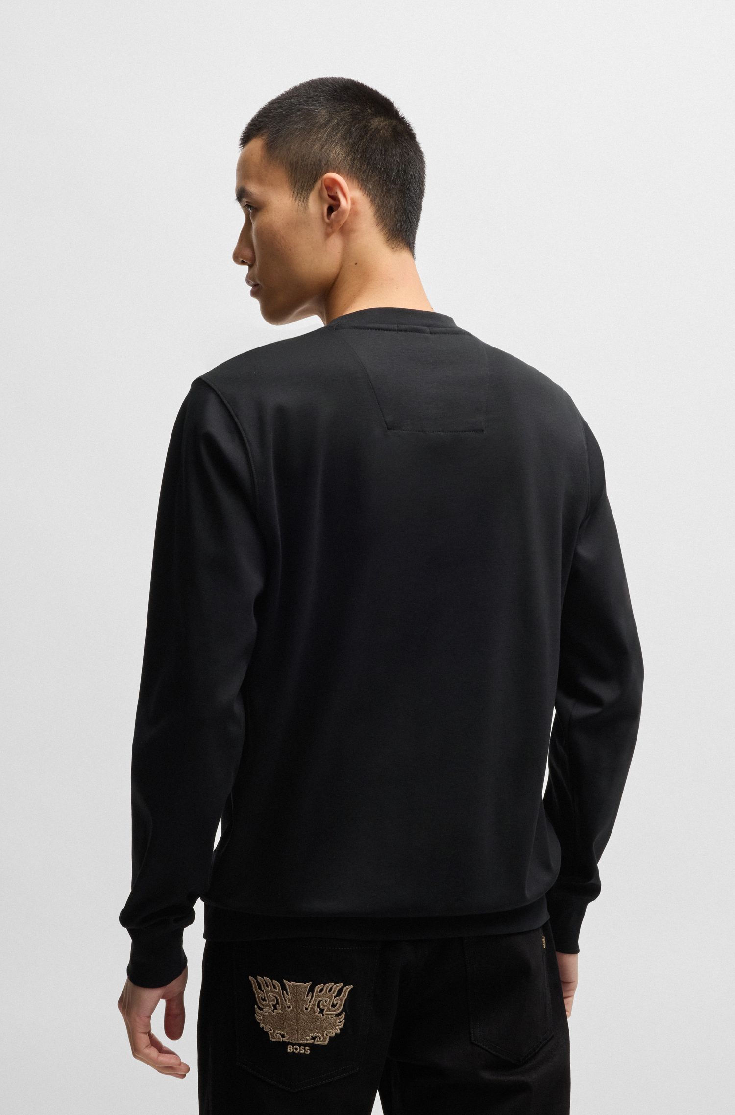 BOSS x Creation of the Gods Áo sweatshirt với logo đặc biệt