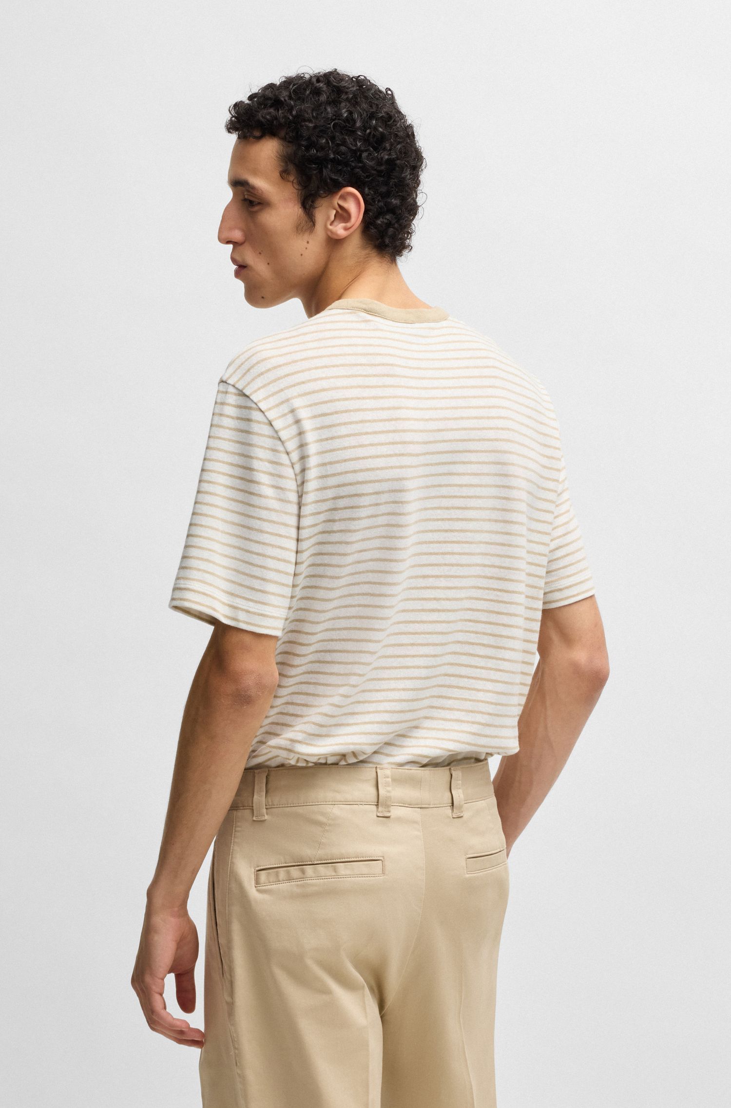 BOSS - Áo thun dáng regular fit vải cotton pha linen