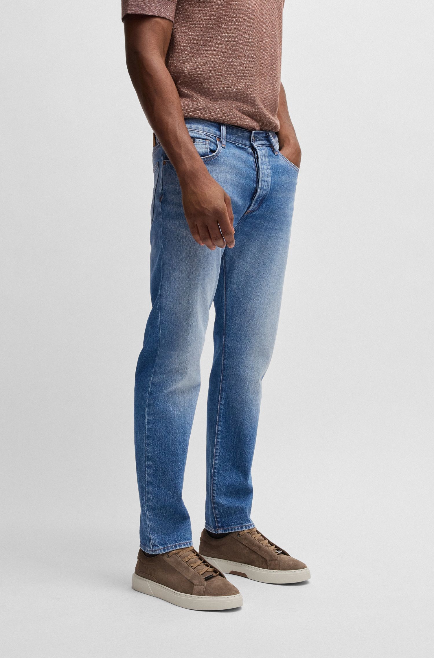 Quần jeans dáng classic fit chất liệu denim