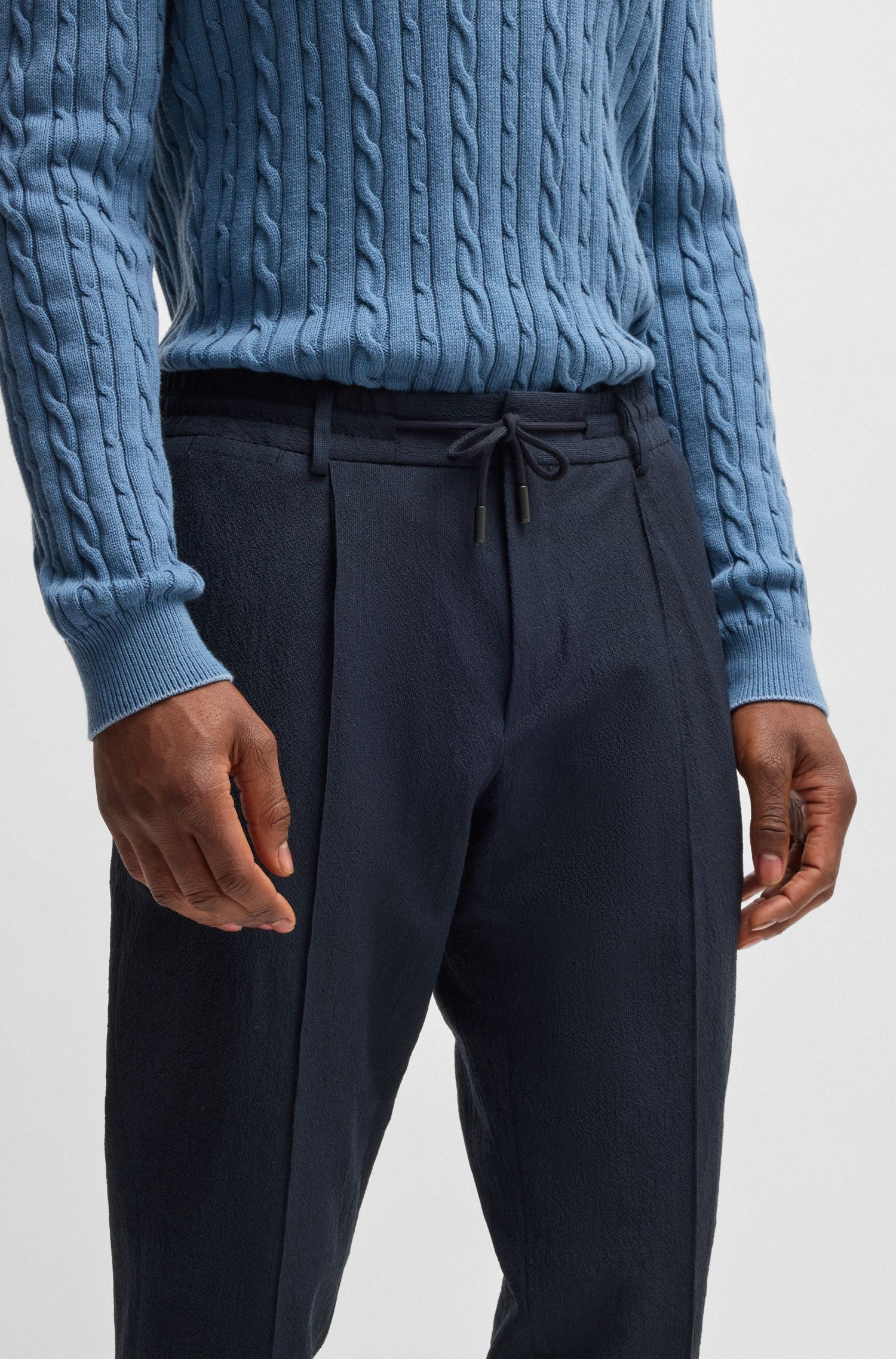 BOSS - Quần dài dáng ôm slim fit chất liệu seersucker pha len virgin wool