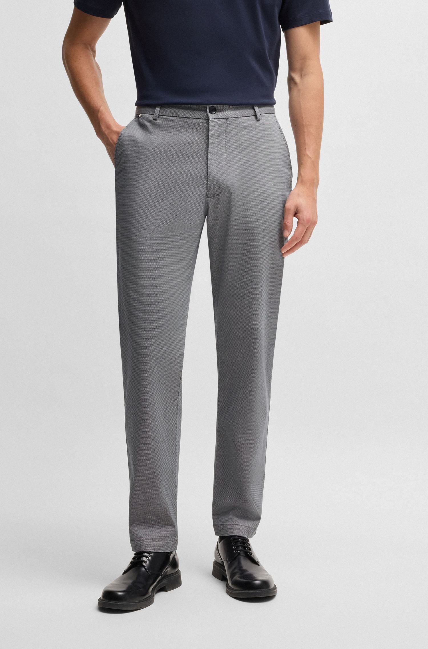 Quần dáng regular fit chất liệu cotton co giãn in họa tiết