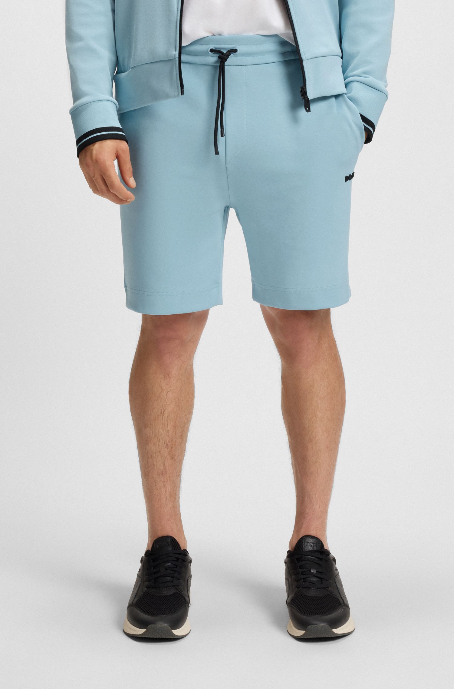 Quần short chi tiết sọc vải cotton co giãn
