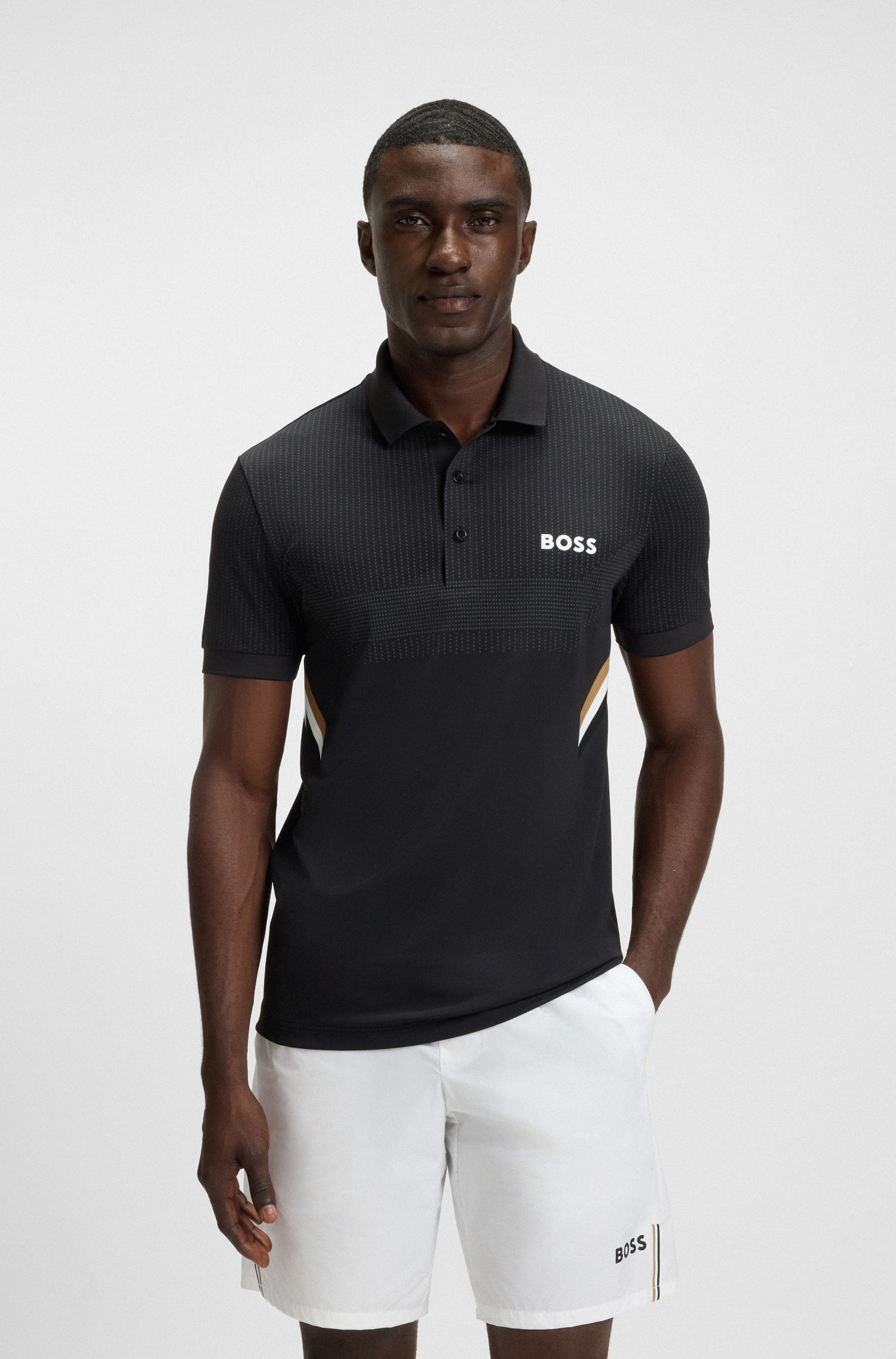 Áo polo thể thao dáng slim-fit với khả năng quản lý độ ẩm